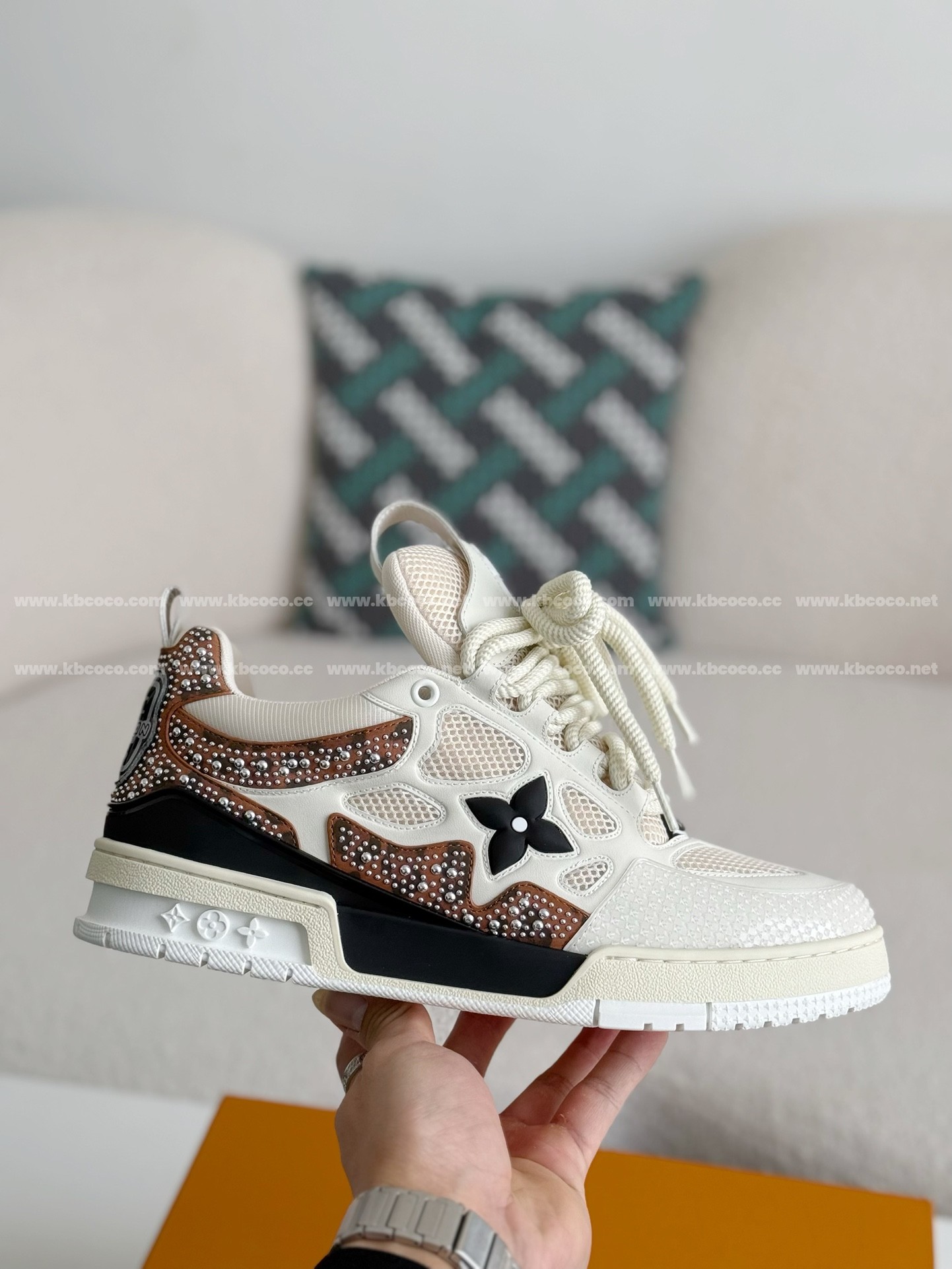 【#4071】 LOUIS VUITTON SKATE SNEAKERS