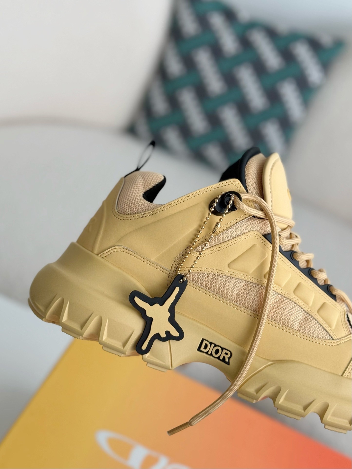 【#3900】 DIOR AND LEWIS HAMIL TON SNEAKER