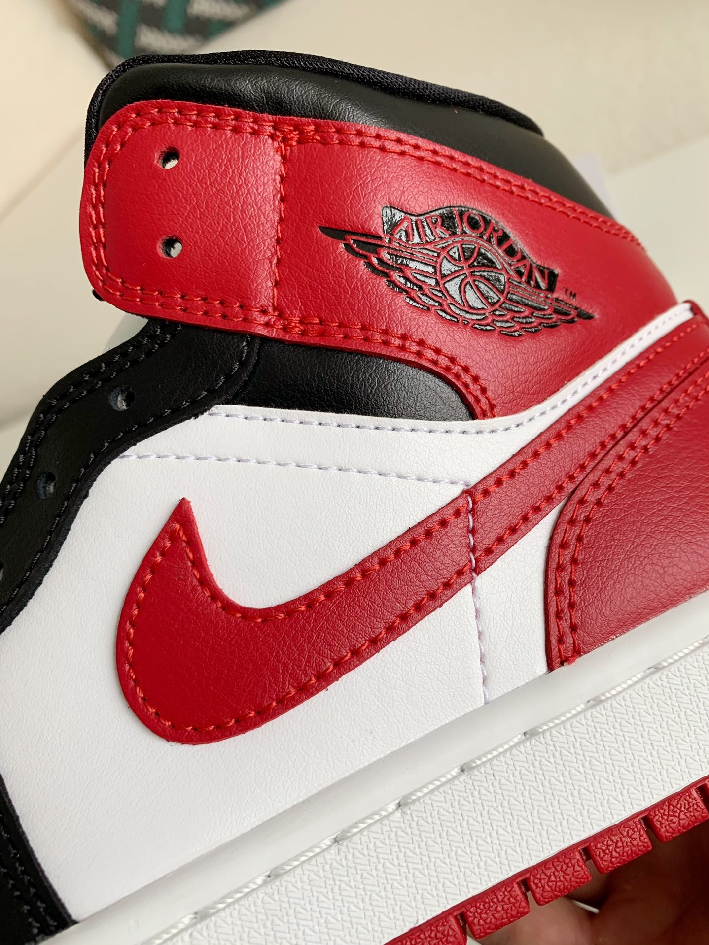 Nike Air jordan 1 Retro High OG Bred Toe