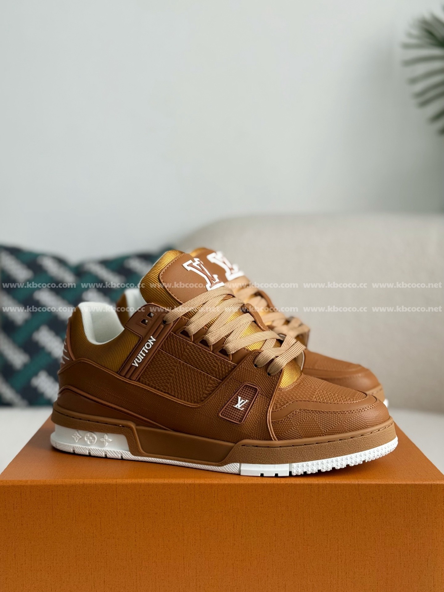 【#5440】 LOUIS VUITTON TRAINER SNEAKERS
