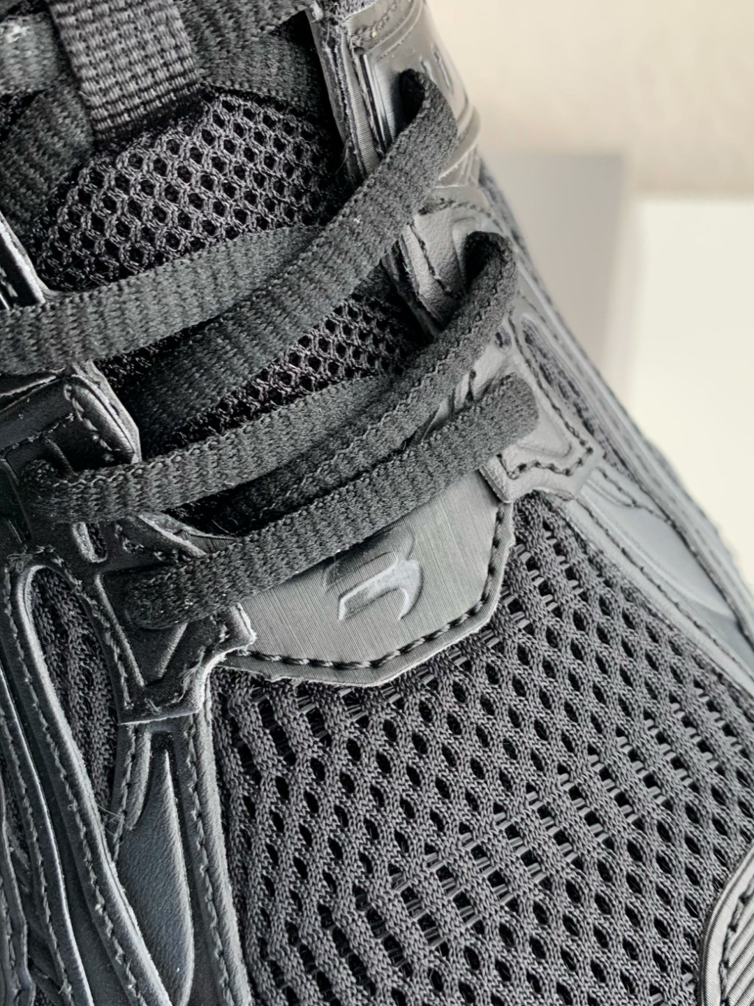 Balenciaga Bouncer Screw Sneakers