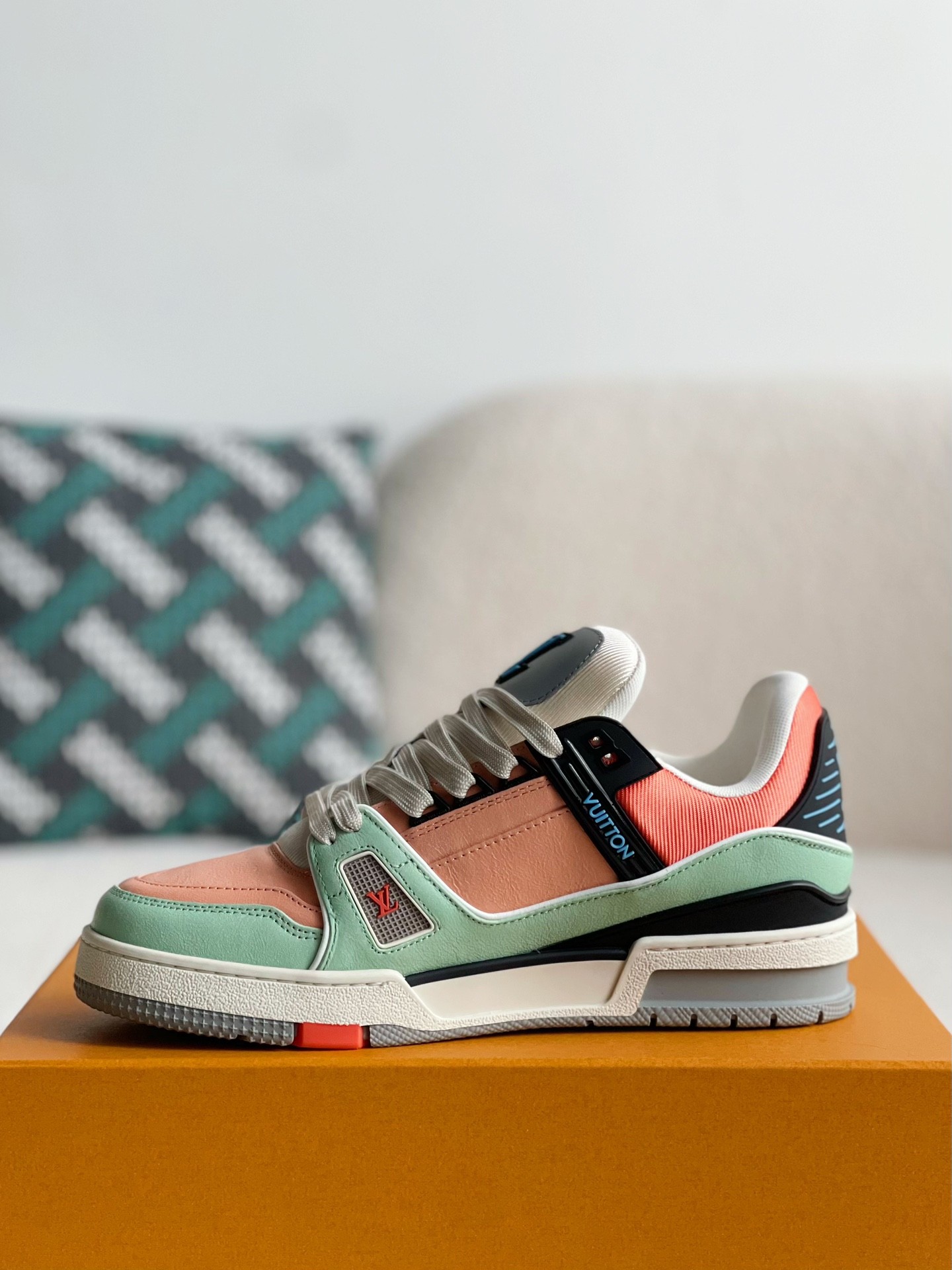 【#2814】 LOUIS VUITTON TRAINER Sneakers