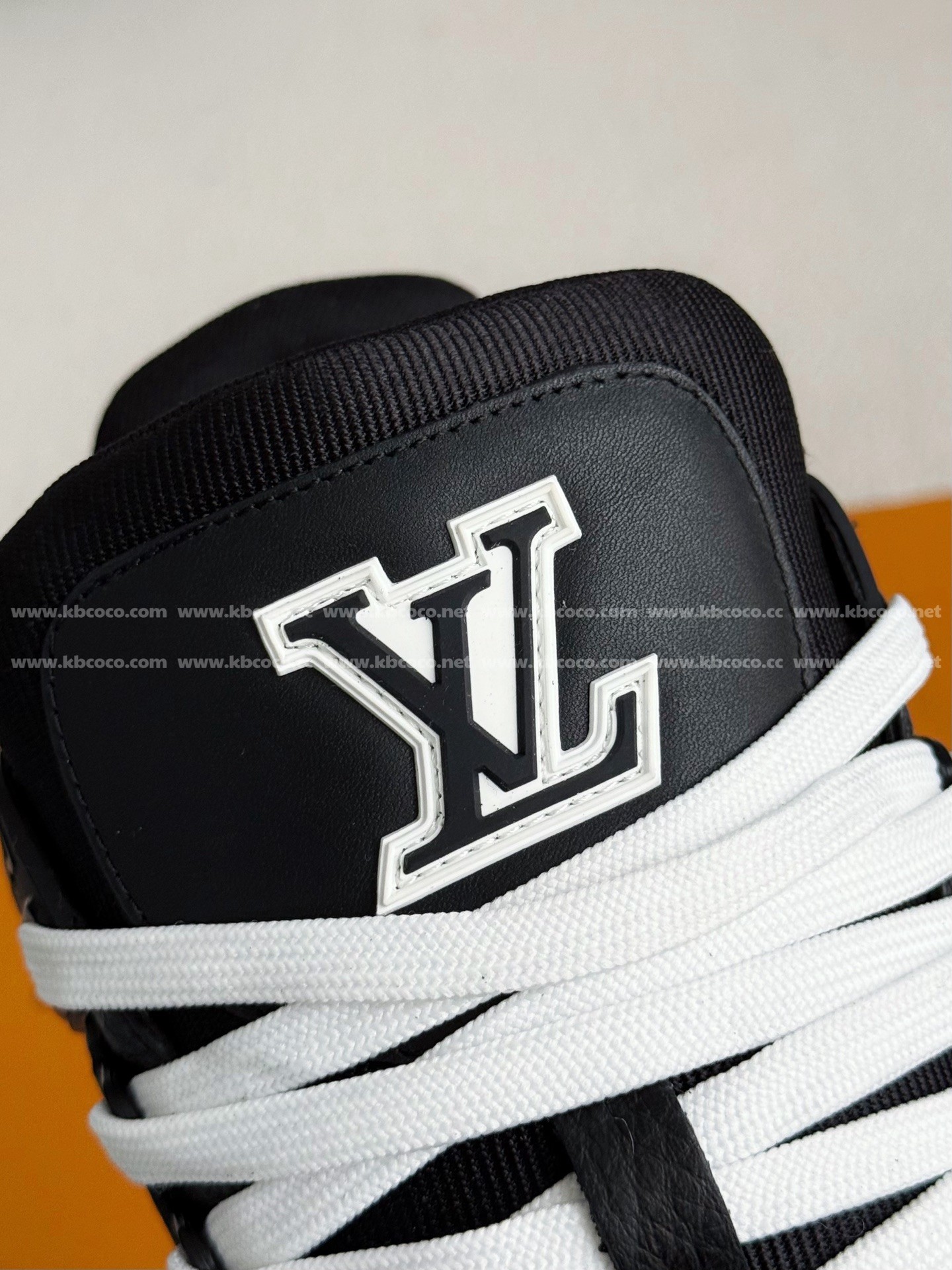 LOUIS VUITTON TRAINER Sneakers