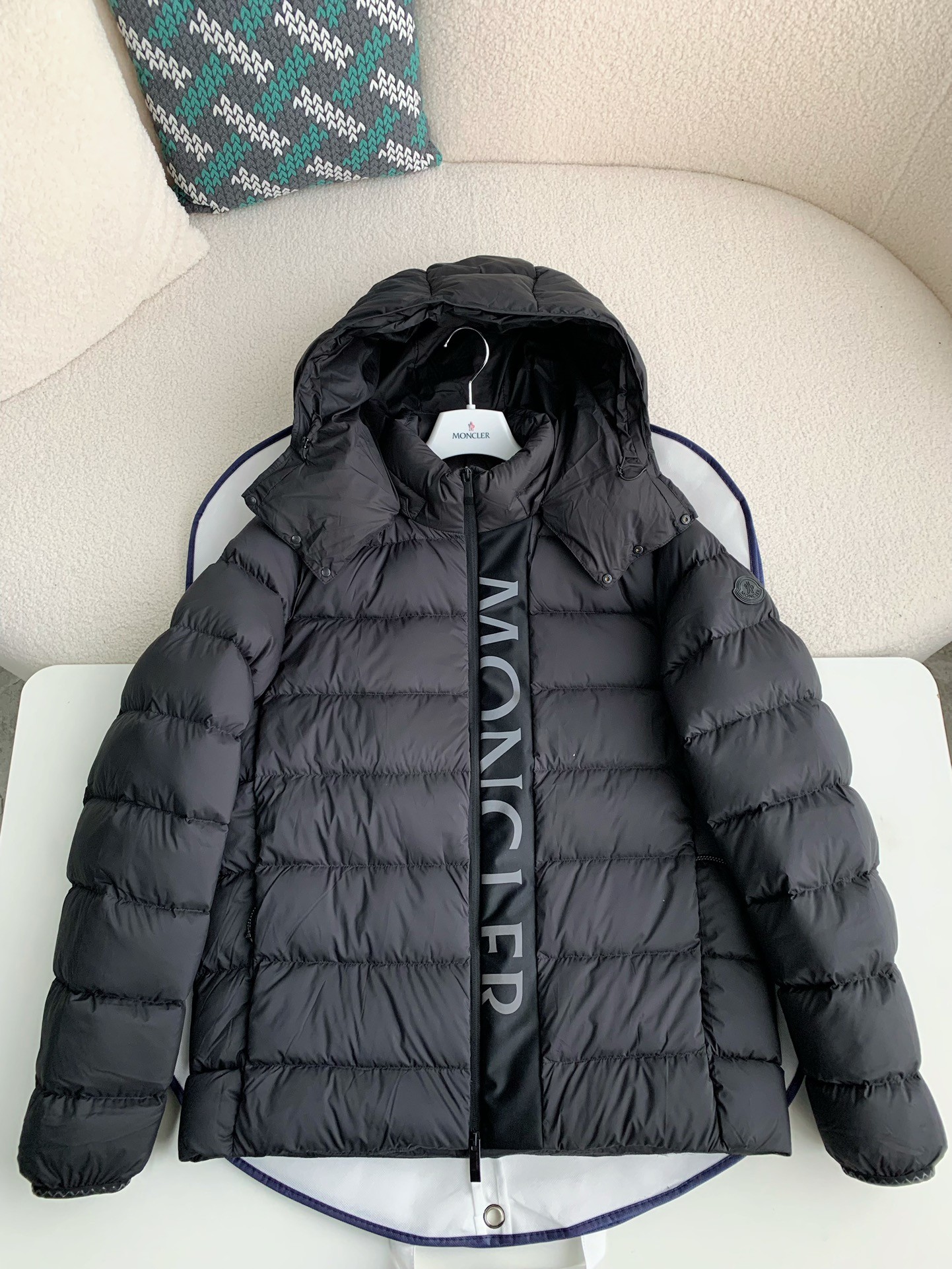 【#1716】 Moncler Short men's down jacket