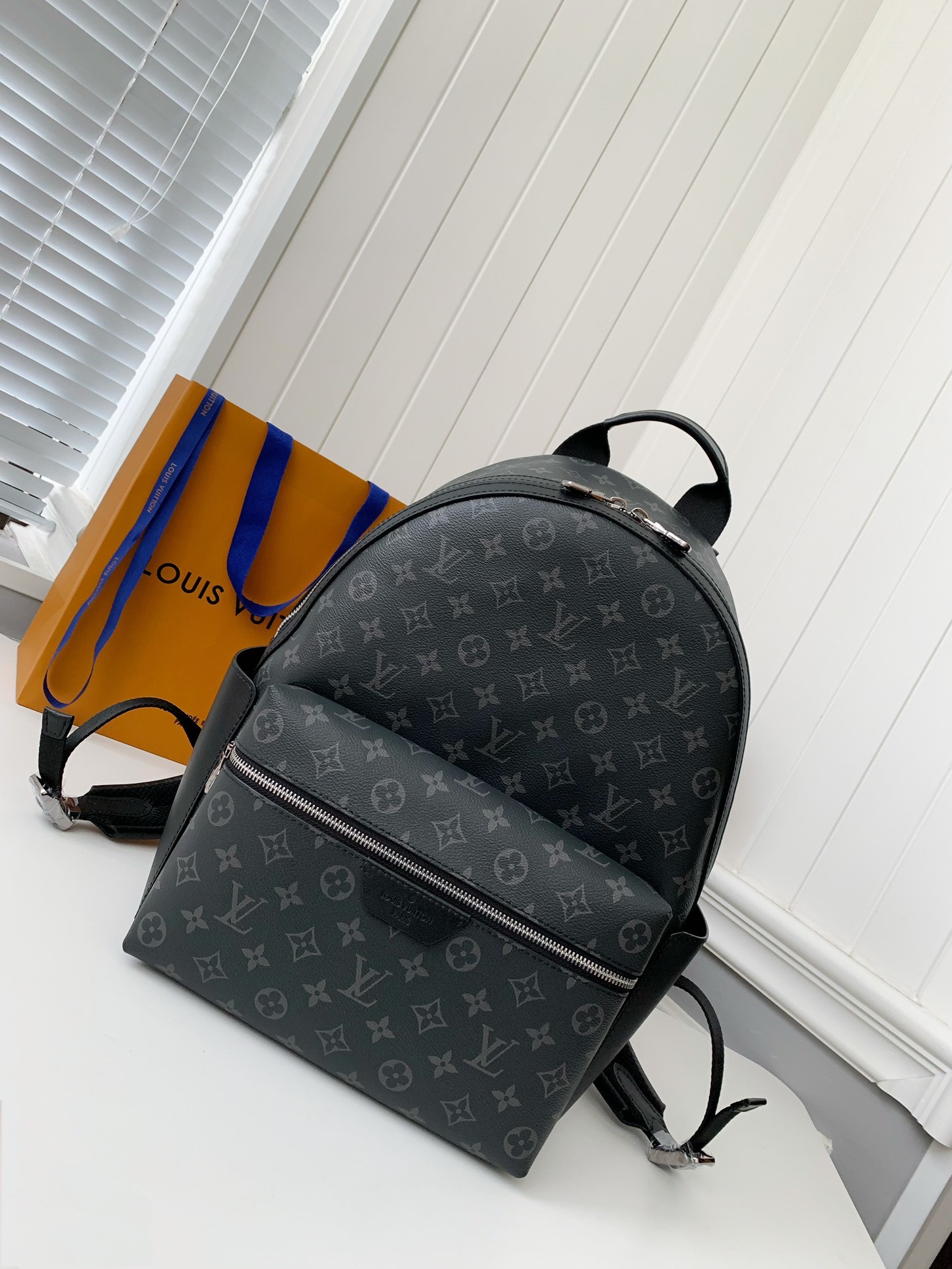 Louis Vuitton 24s New DlSCOverY Smal!Backpack M20558, Top Quality