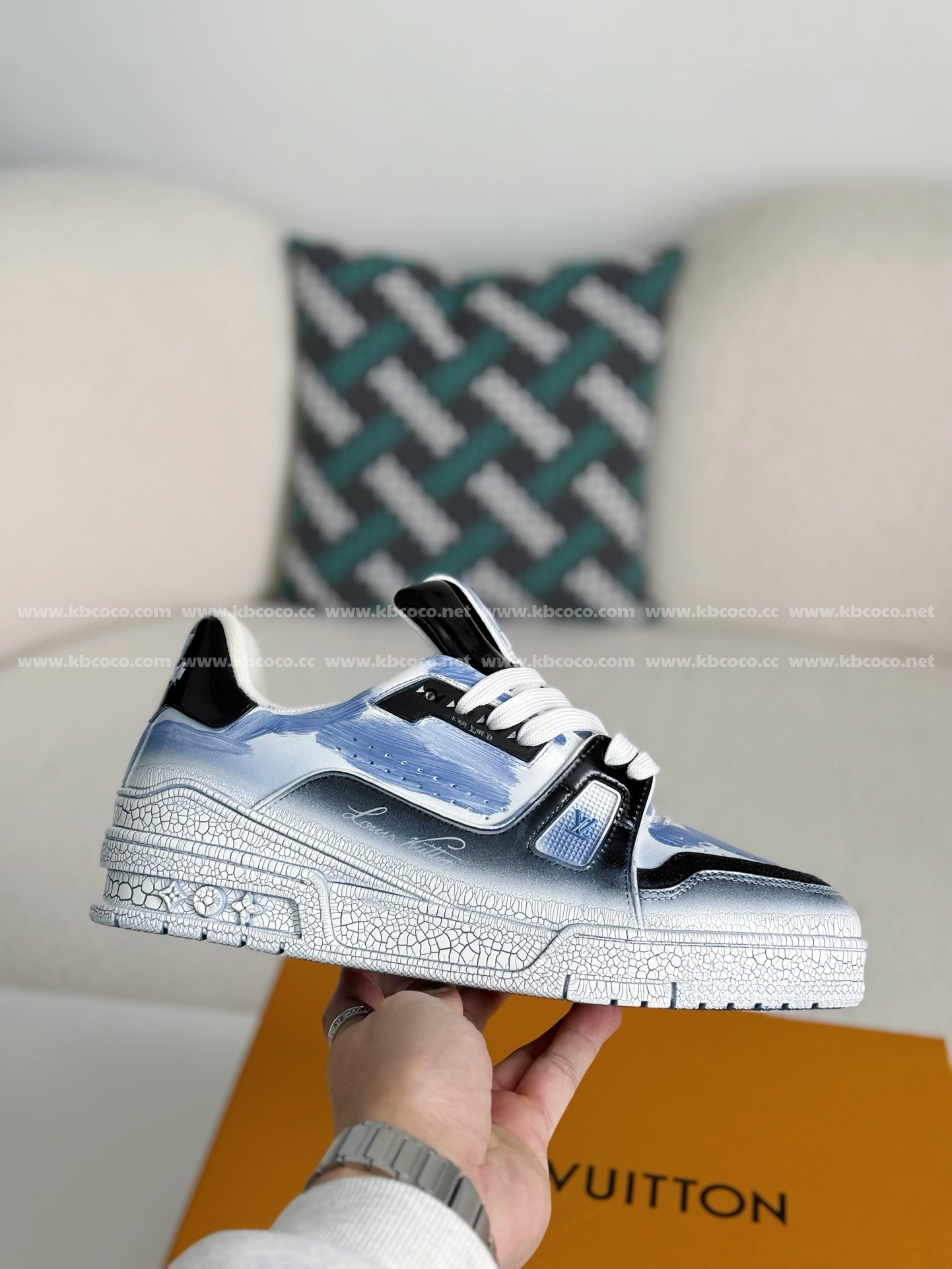 【#4492】 LOUIS VUITTON TRAINER SNEAKERS