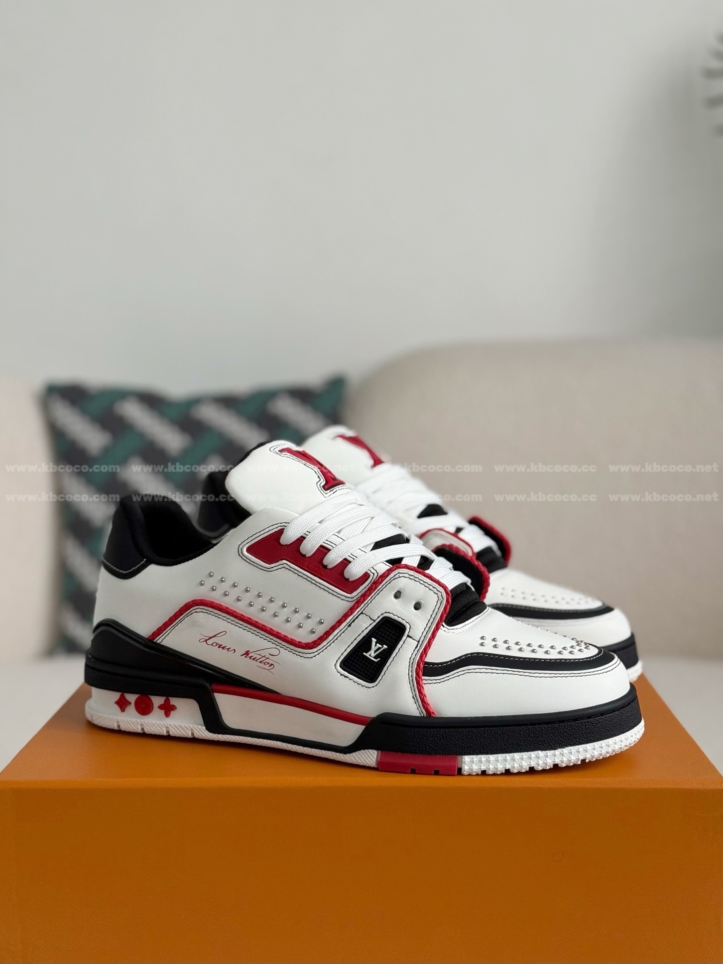 【#5679】 LOUIS VUITTON TRAINER SNEAKERS