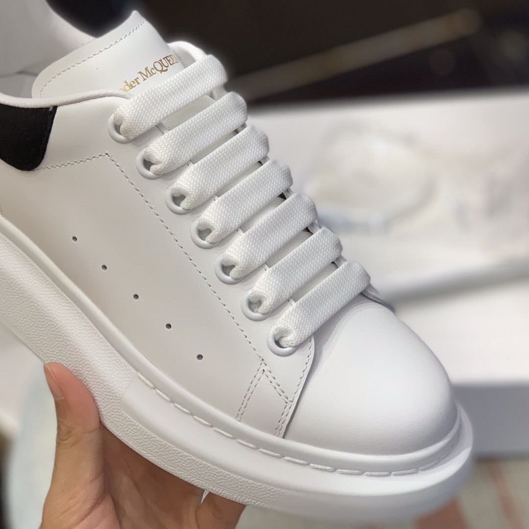 Alexander McQueen MQ Black velvet tail Sneakers