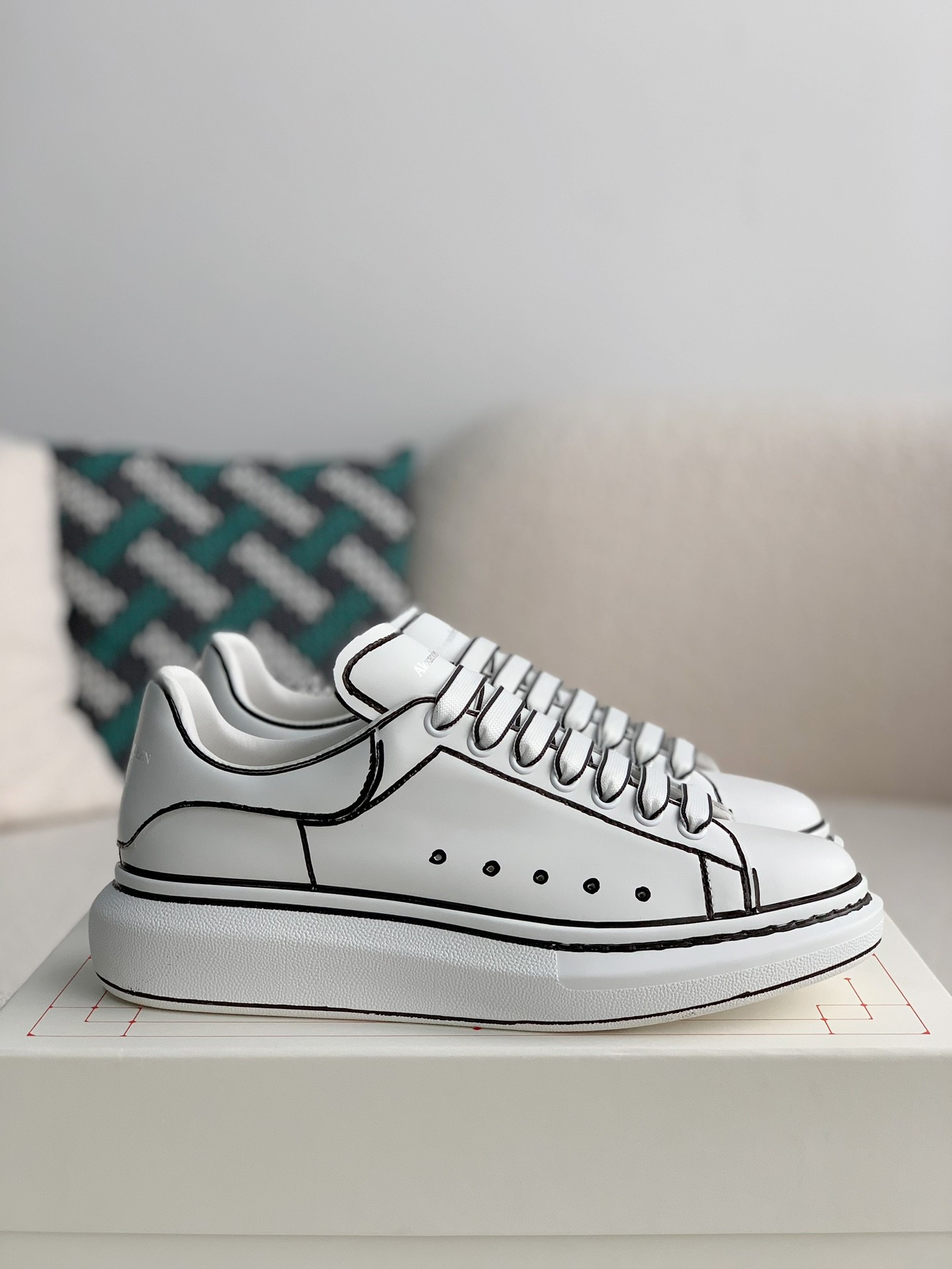 Alexander McQueen MQ White hand-painted Sneakers