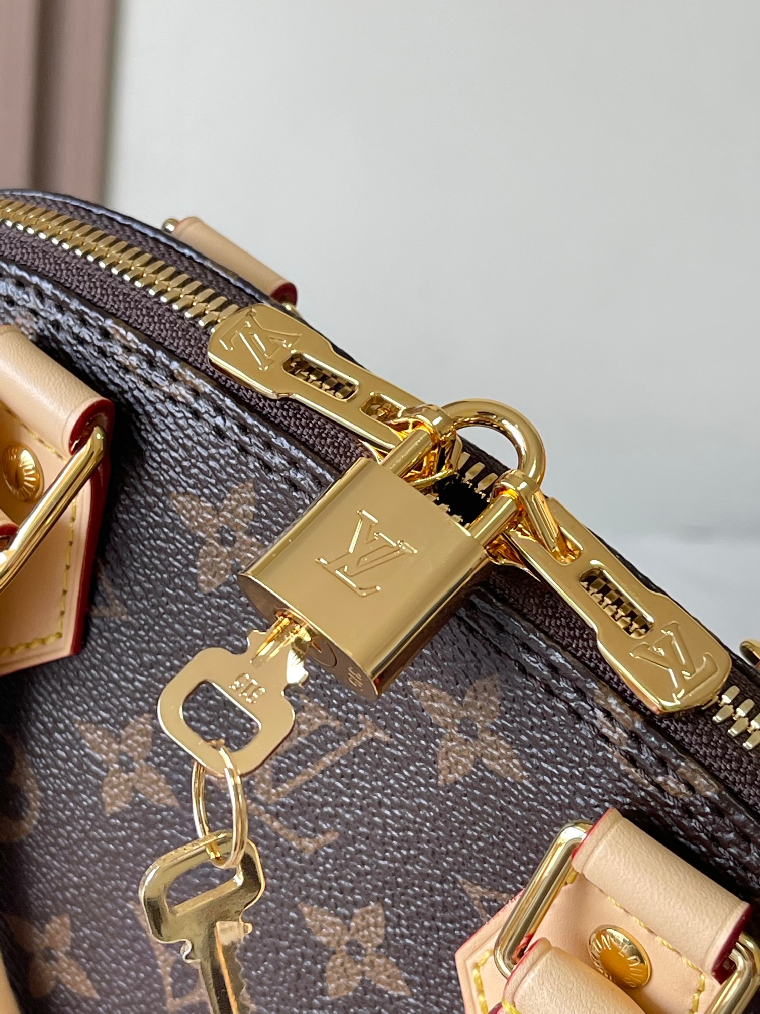 LOUIS VUITTON Alma BB Handbag/Top Quality M53152