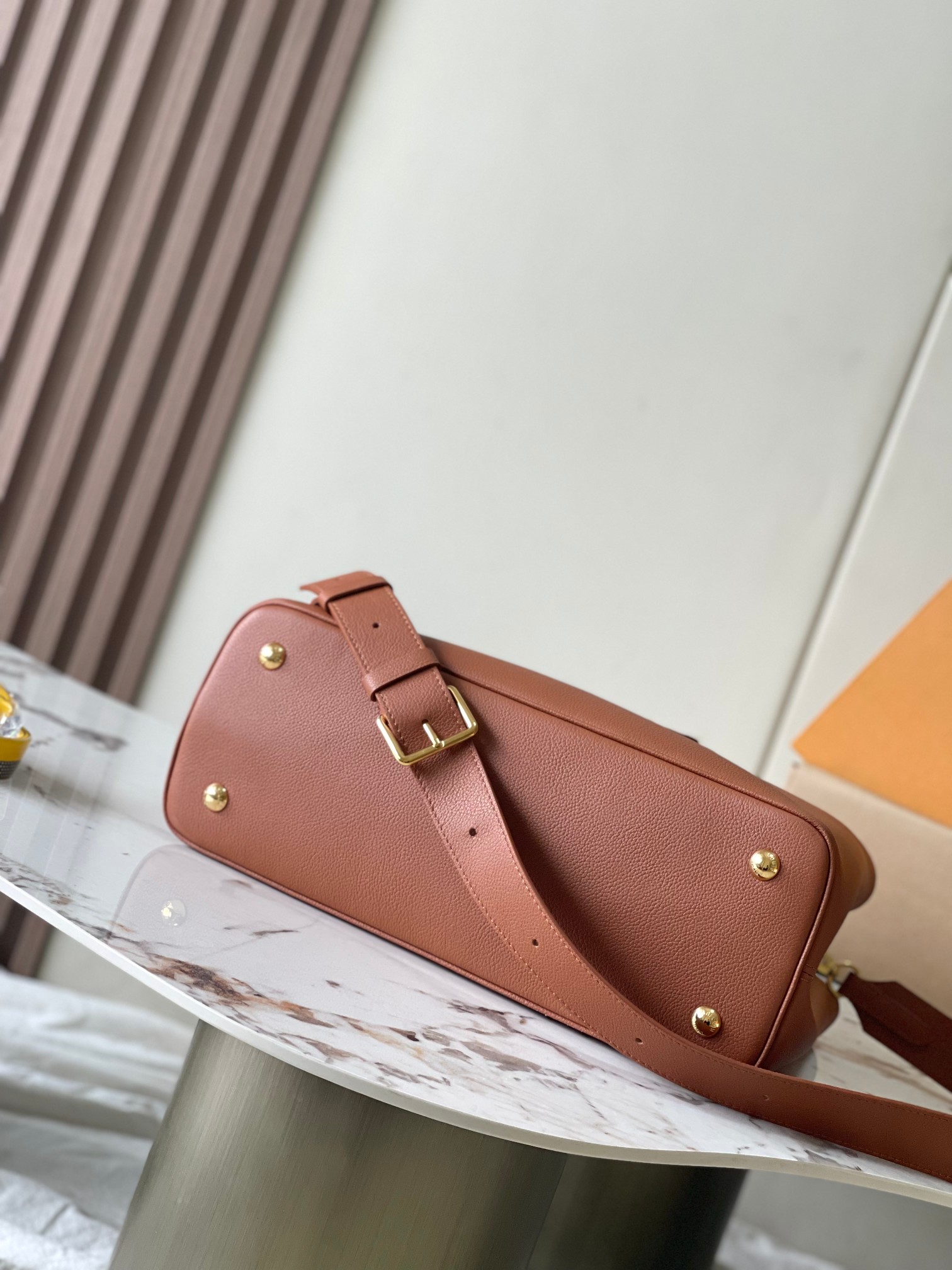 LOUIS VUITTON Capucines GM Handbag/Top Quality M24879