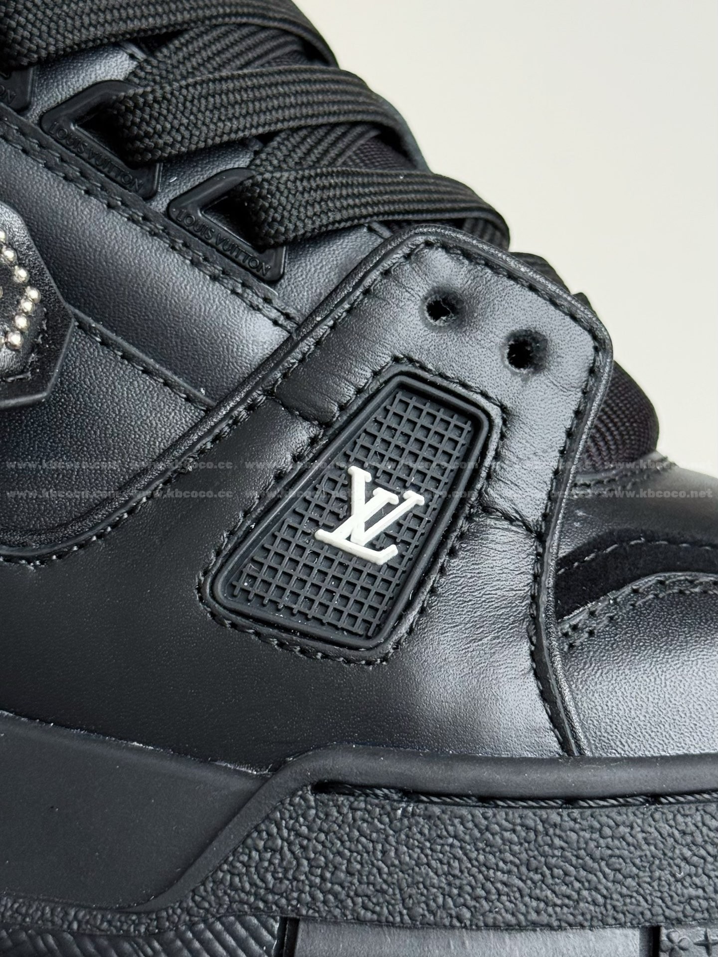 【#5860】 LOUIS VUITTON x NIGO TRAINER FW25 SNEAKERS