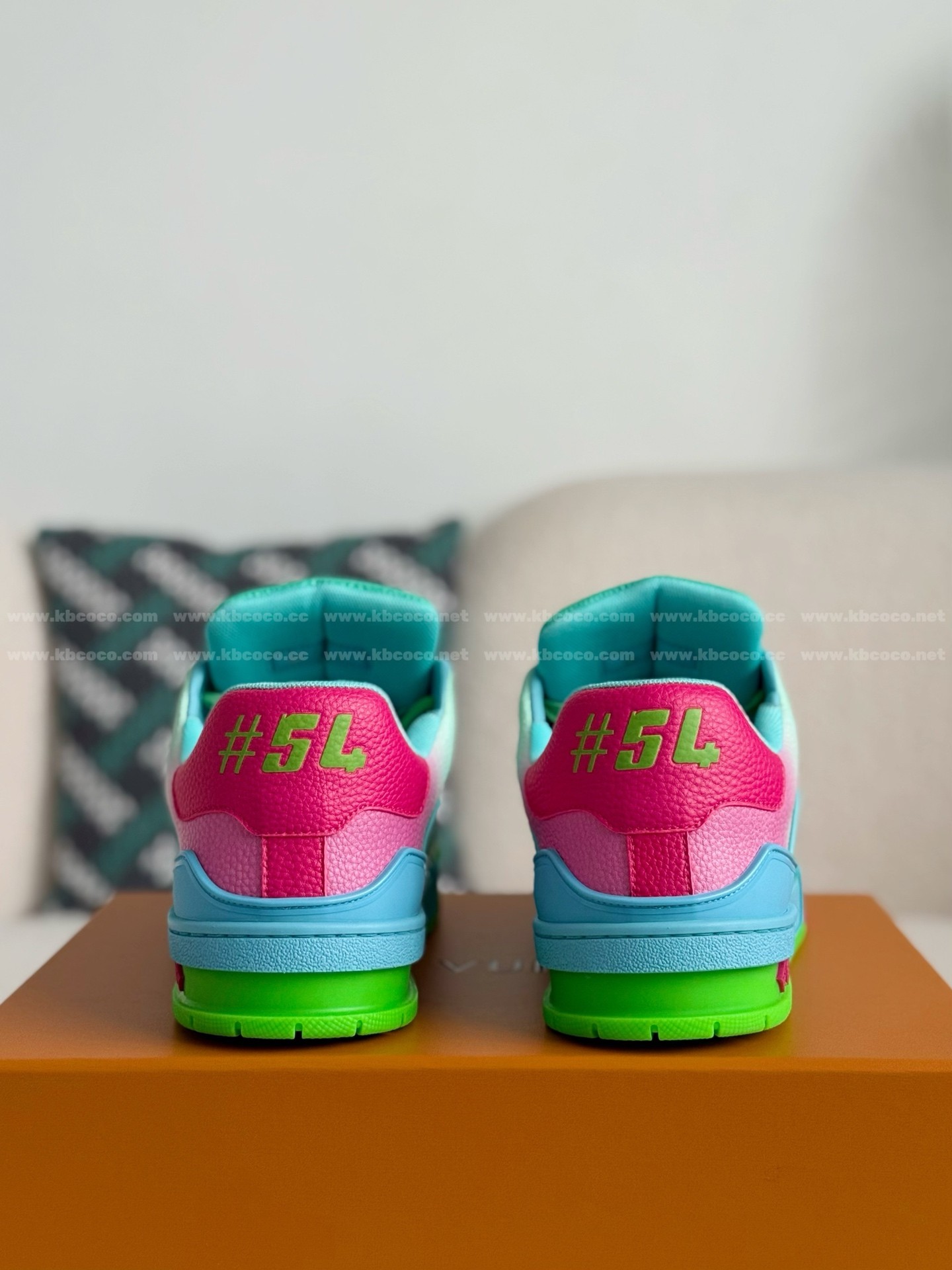 【#5680】 LOUIS VUITTON TRAINER SNEAKERS