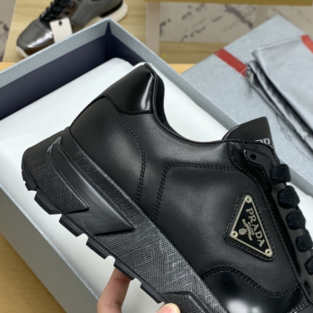 【#628】 Prada Sneakers