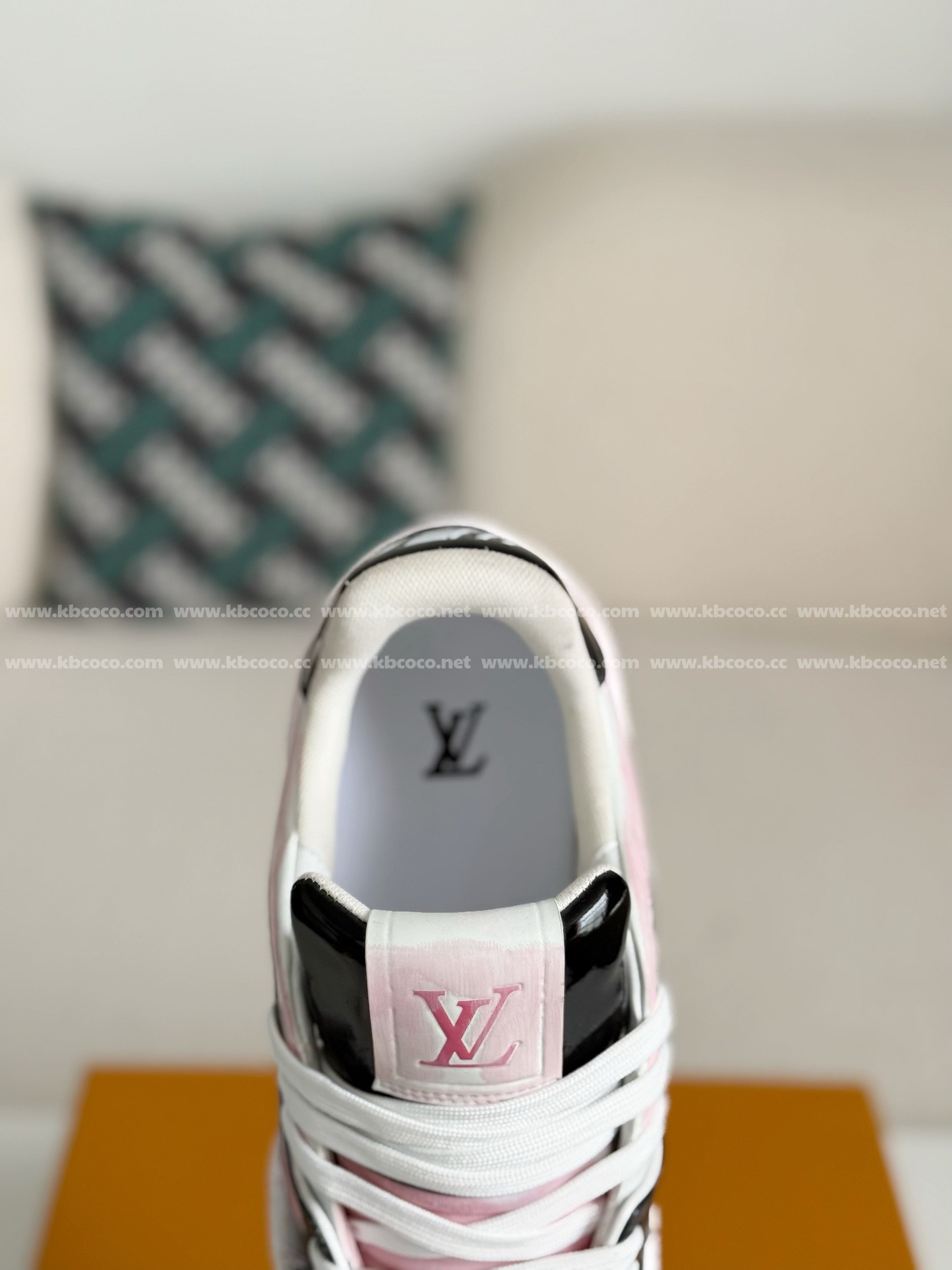 【#4491】 LOUIS VUITTON TRAINER SNEAKERS