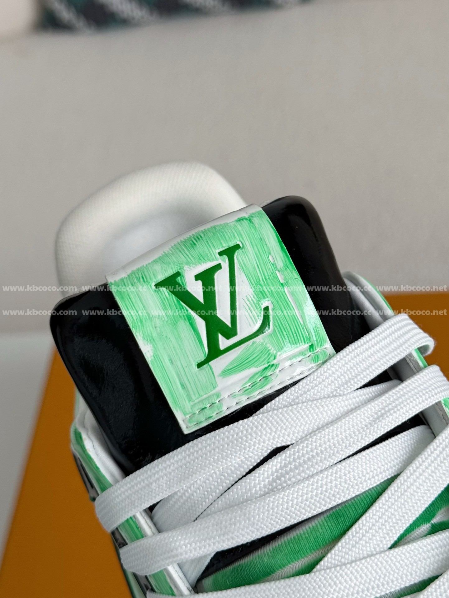 【#4489】 LOUIS VUITTON TRAINER SNEAKERS