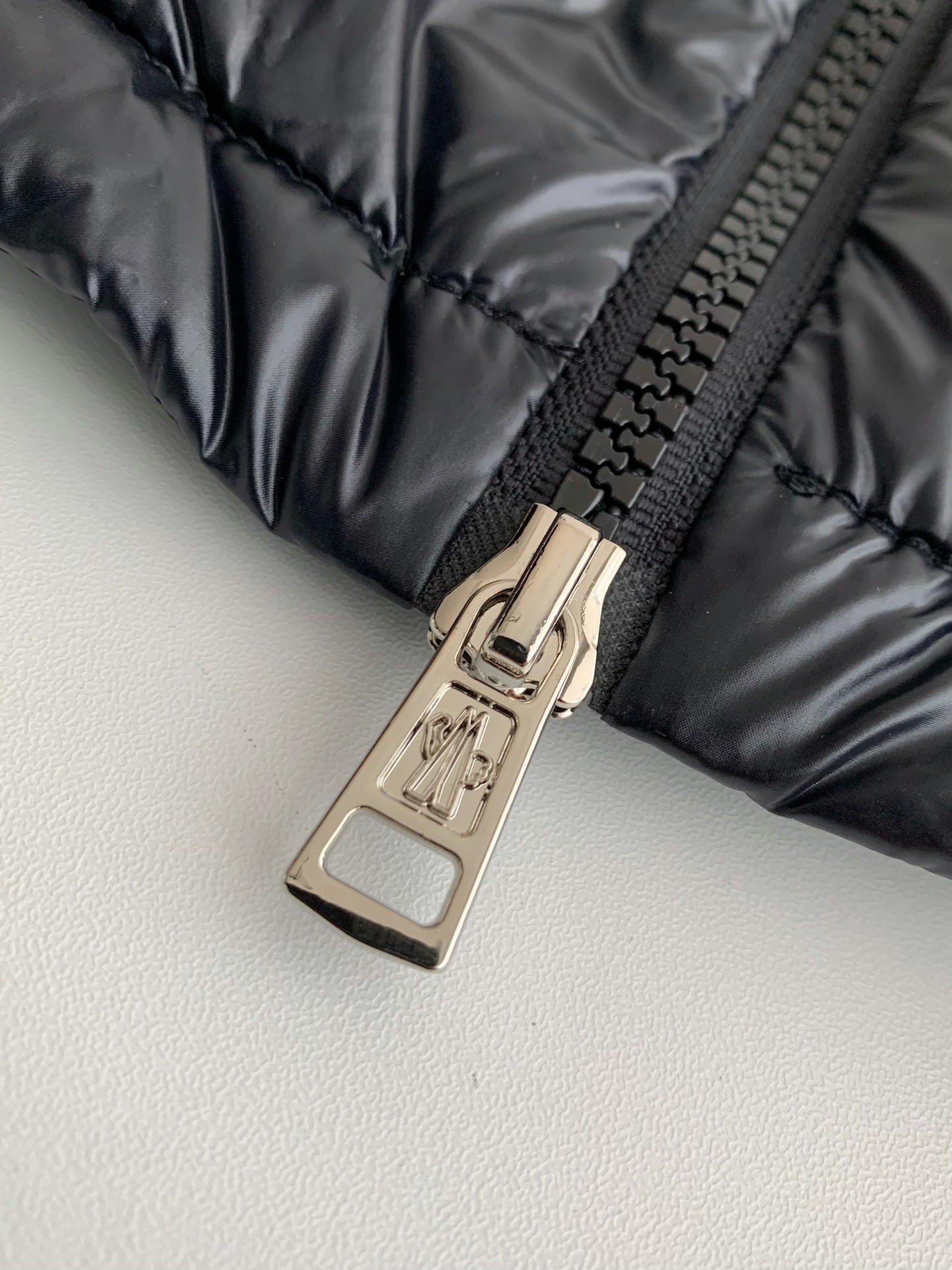 【#3666】Moncler Short men's down jacket