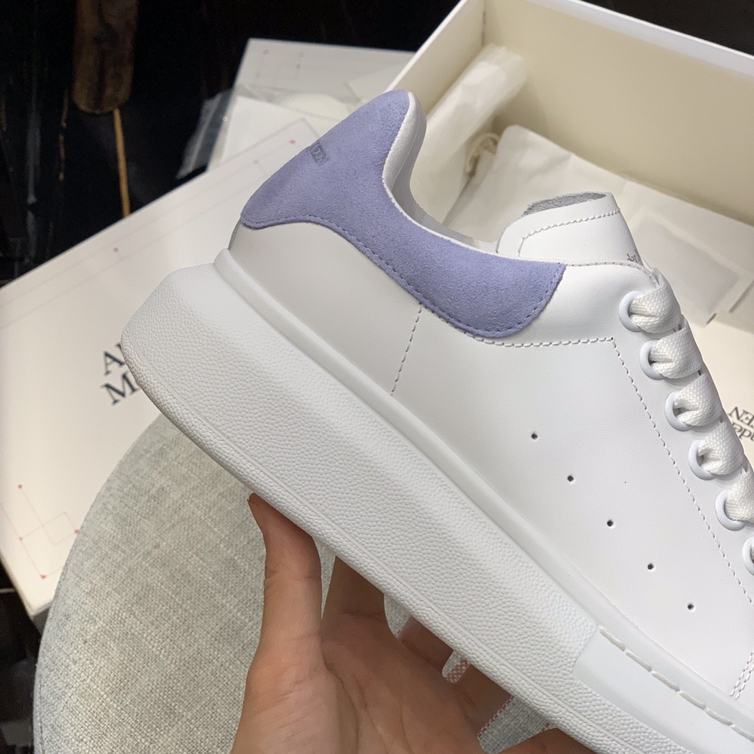 Alexander McQueen MQ Light blue velvet tail Sneakers