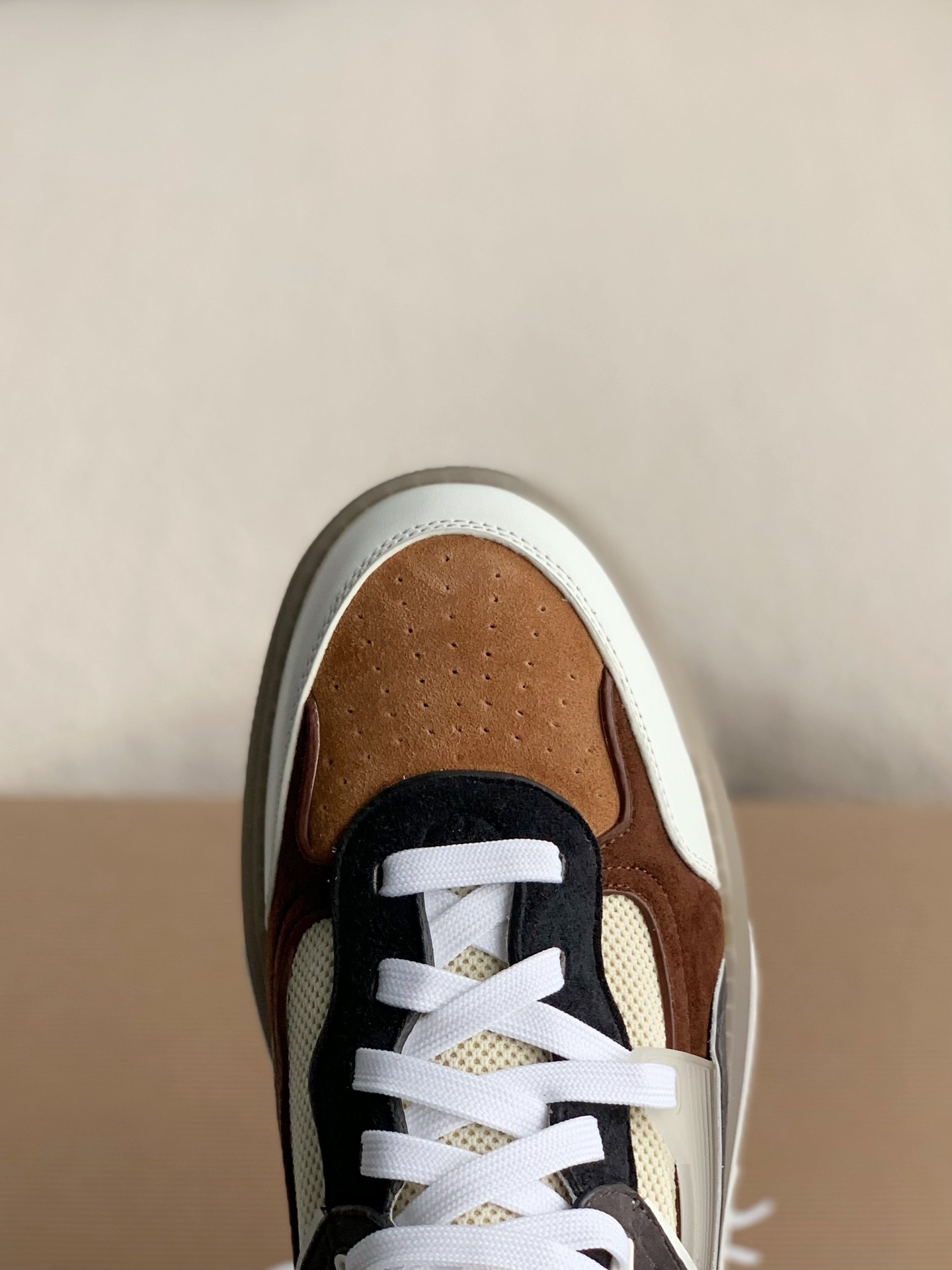 【#2077】Christian Louboutin Sneaker