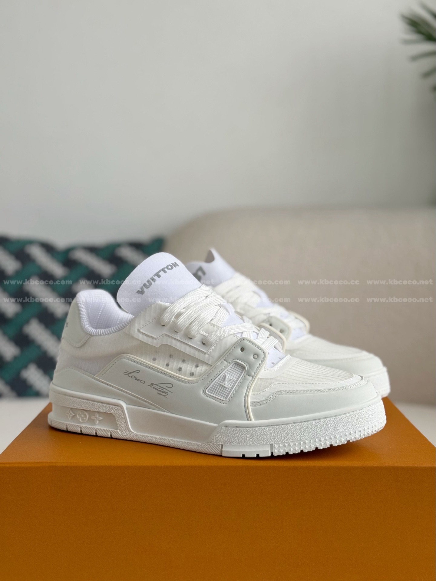 【#5908】 LOUIS VUITTON TRAINER 37TH AMERICA'S CUP SNEAKERS