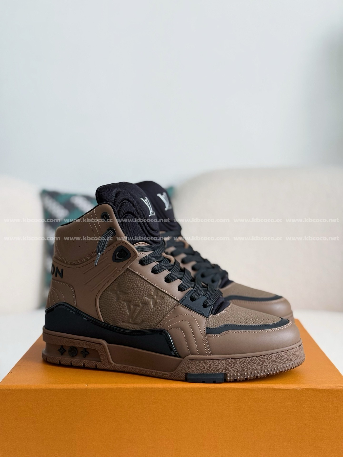 【#4625】 Louis Vuitton Trainers High-Top Plimsolls