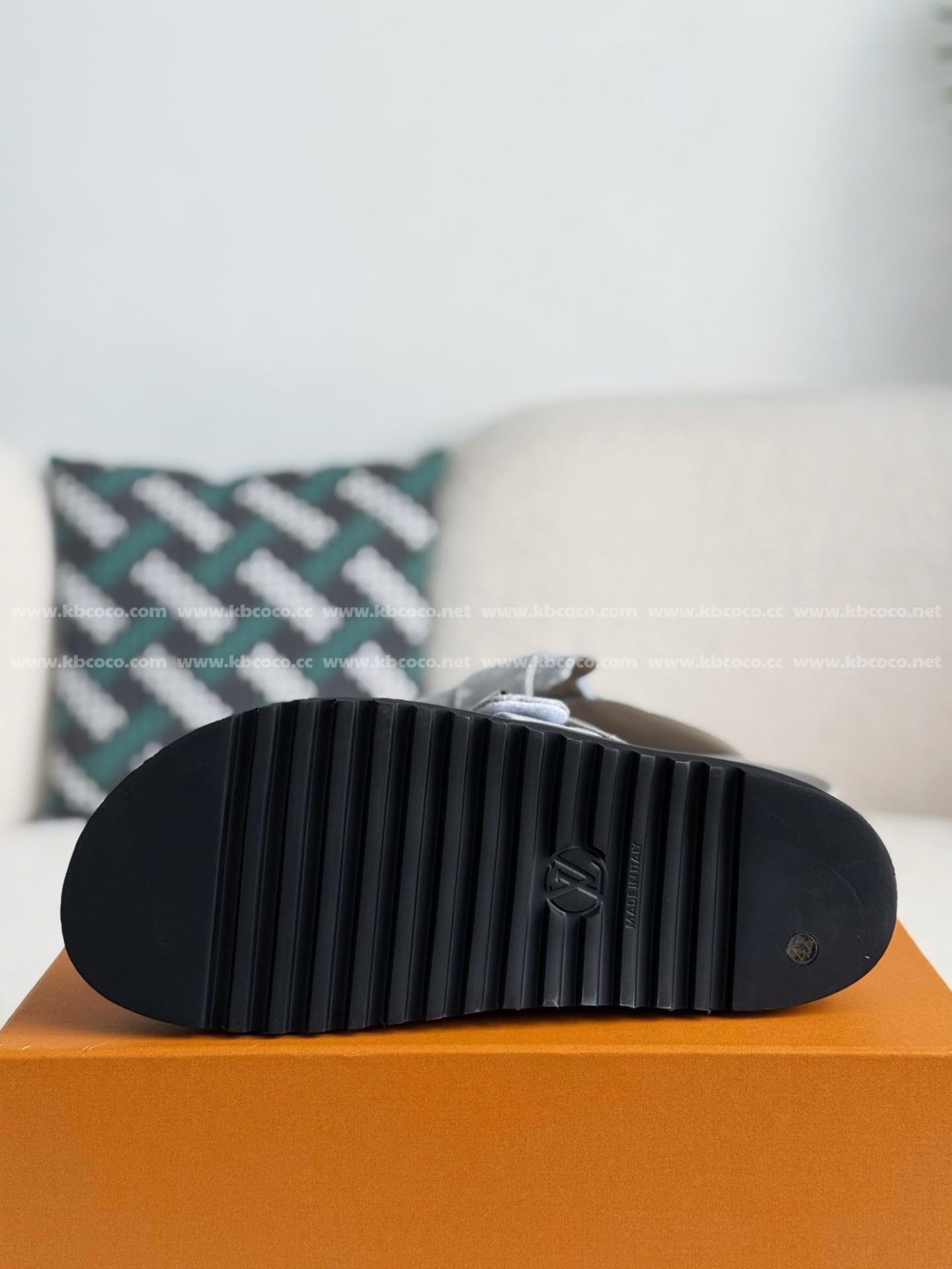 【#5225】 LOUIS VUITTON SANDALS