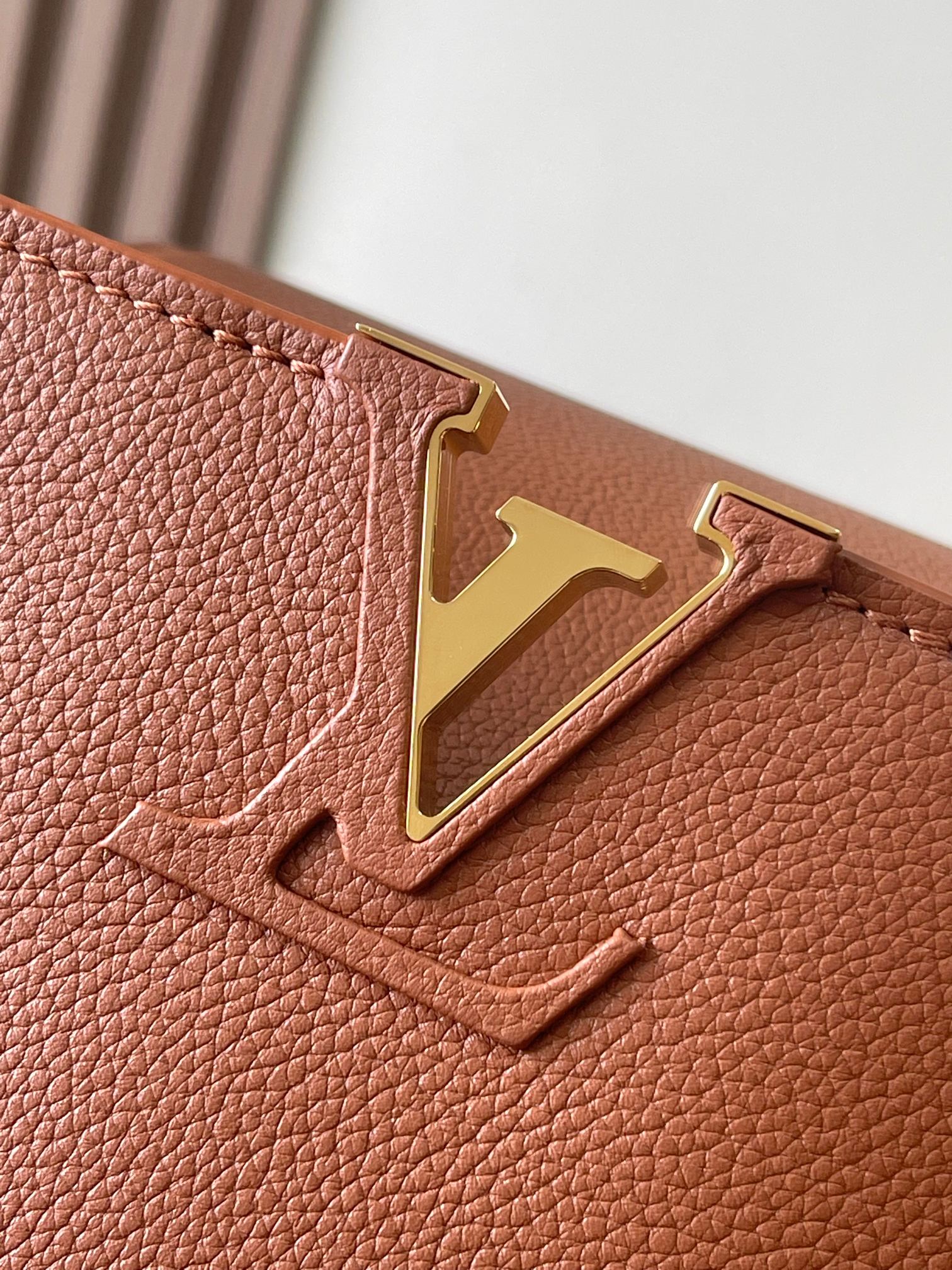 LOUIS VUITTON Capucines GM Handbag/Top Quality M24879