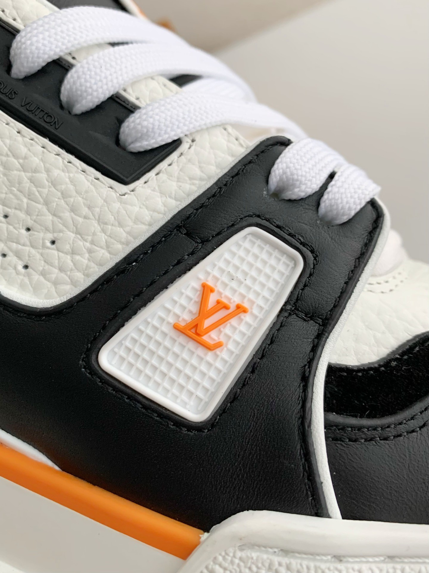 [#3719] LOUIS VUITTON TRAINER SNEAKERS