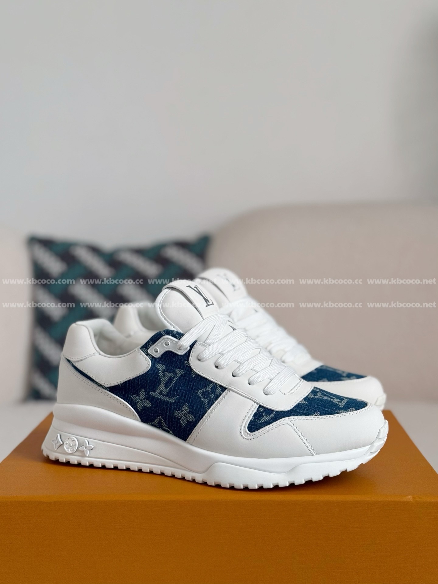 【#4672】 LOUIS VUITTON RUN AWAYCASUAL SHOES