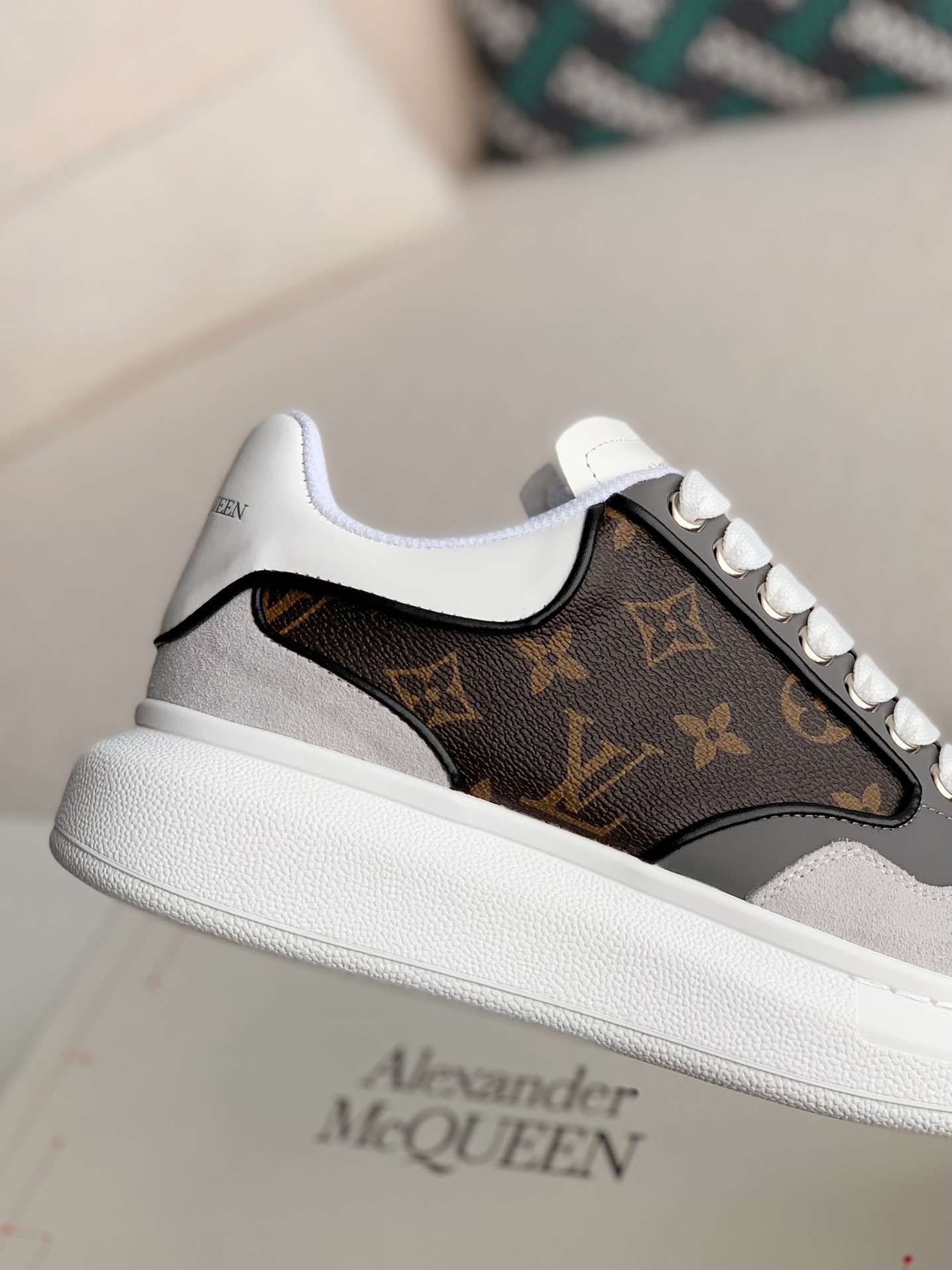 Alexander McQueen xLv versatile Sneakers