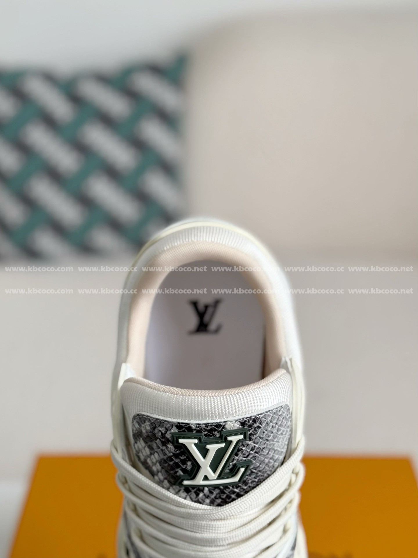 【#4541】LOUIS VUITTON TRAINER SNEAKERS