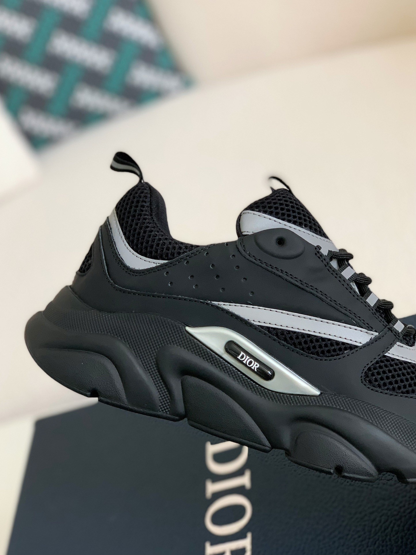 DlOR classic B22 Clunky Sneaker