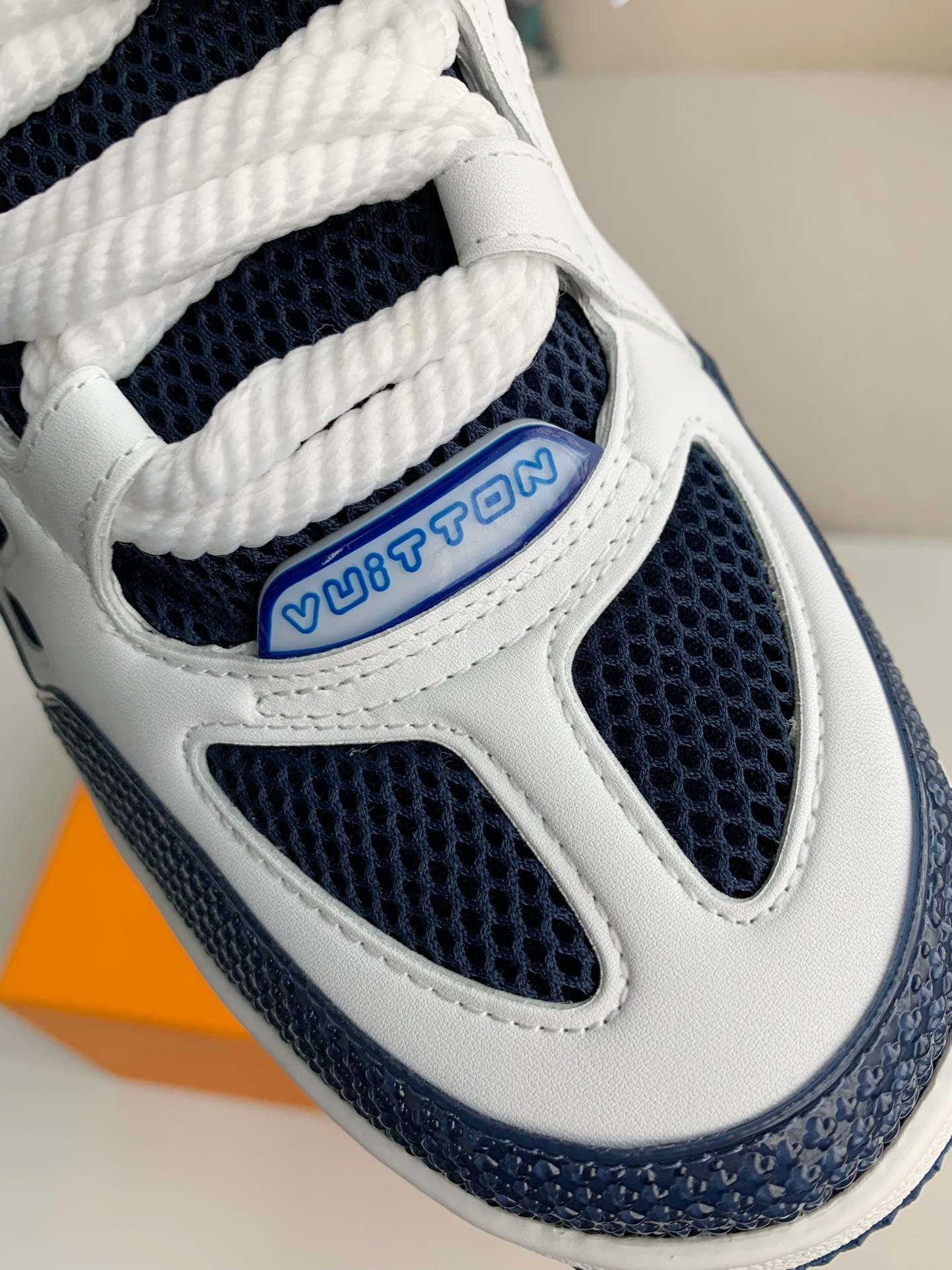 LOUIS VUITTON RUNNER TATIC Sneakers