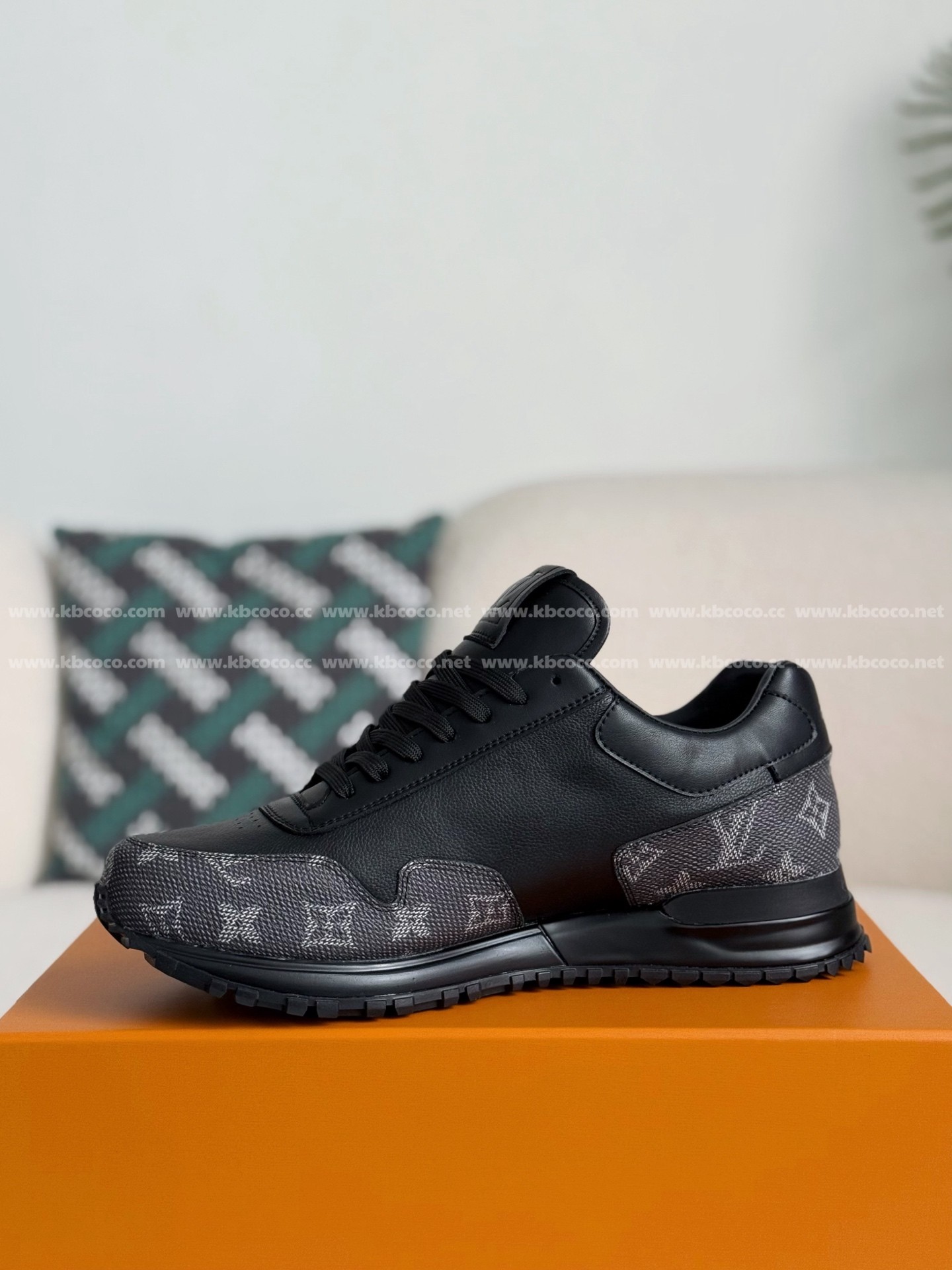 【#5478】 LOUIS VUITTON RUN AWAYCASUAL SHOES
