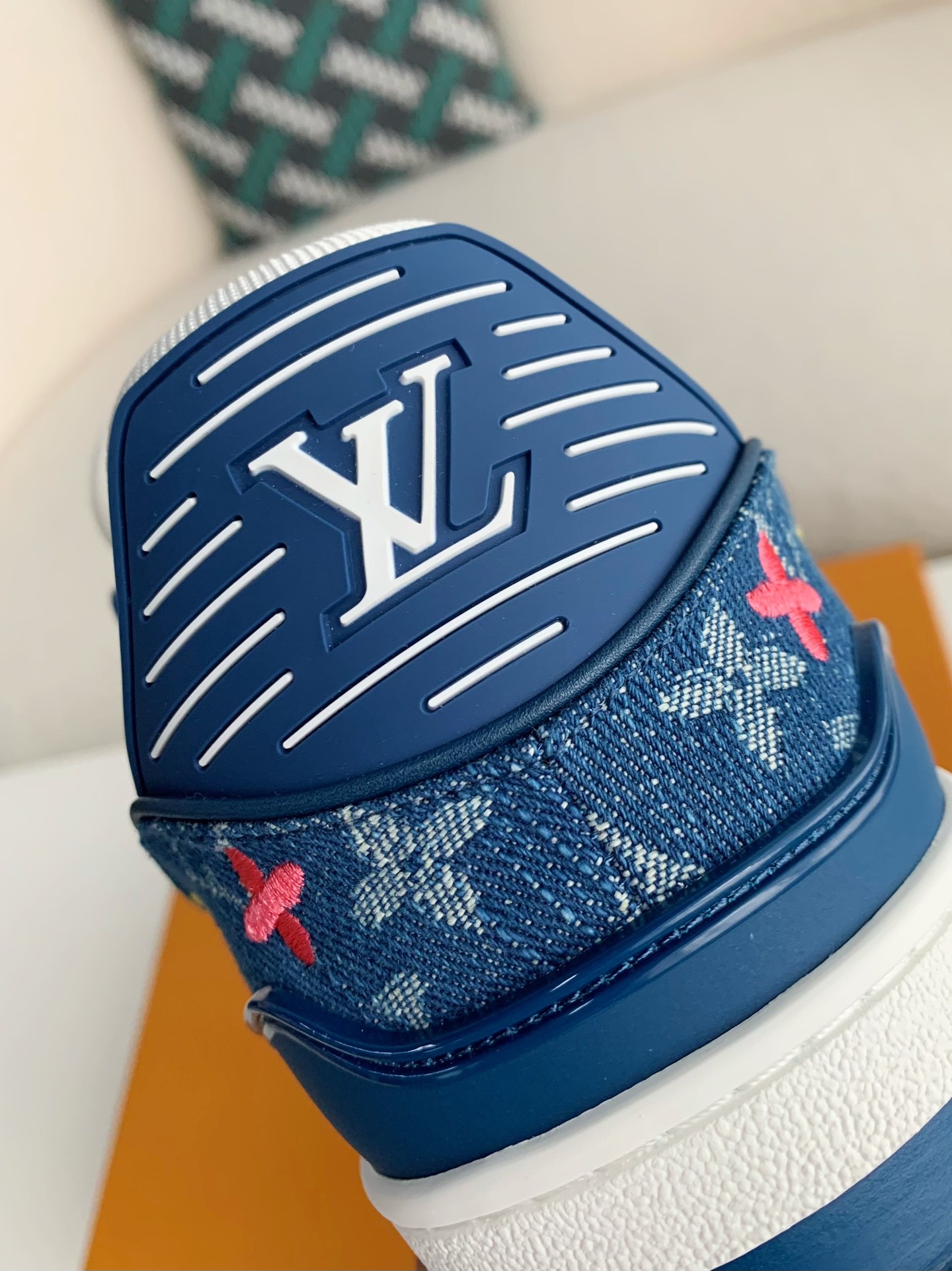 [#3239]LOUIS VUITTON TRAINER SNEAKERS