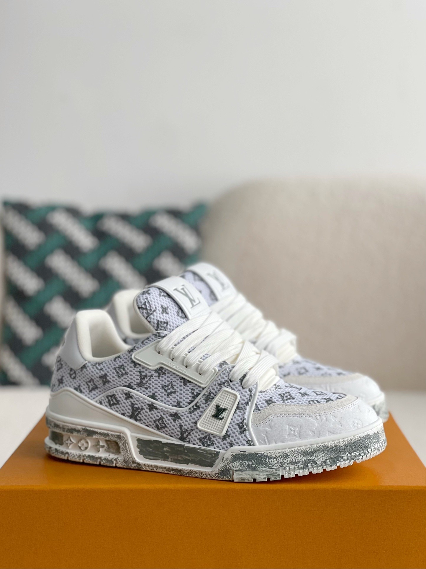 [#3369」 LOUIS VUITTON TRAINER SNEAKERS