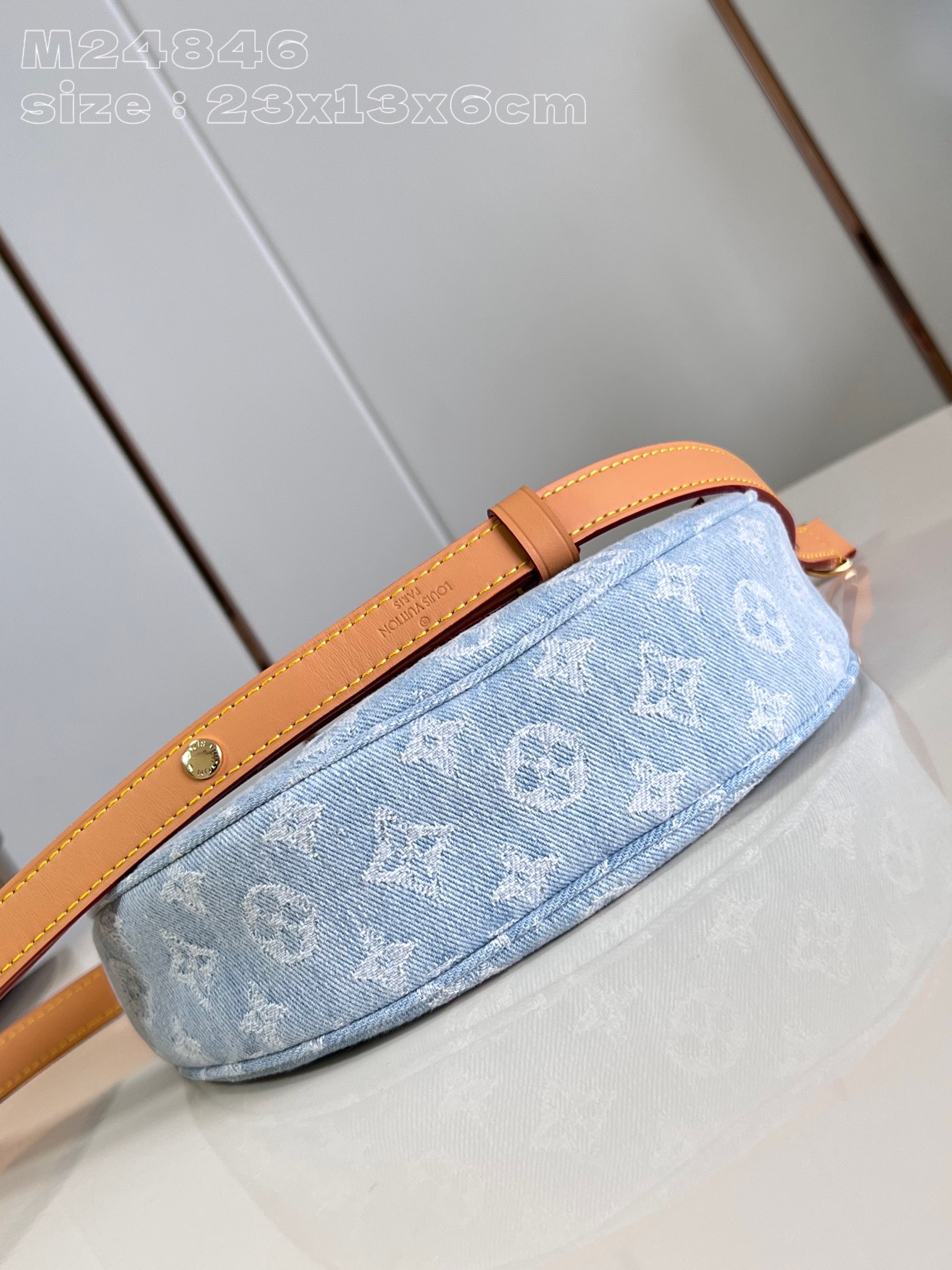 Louis Vuitton Loop shoulder bag M24846，Top quality