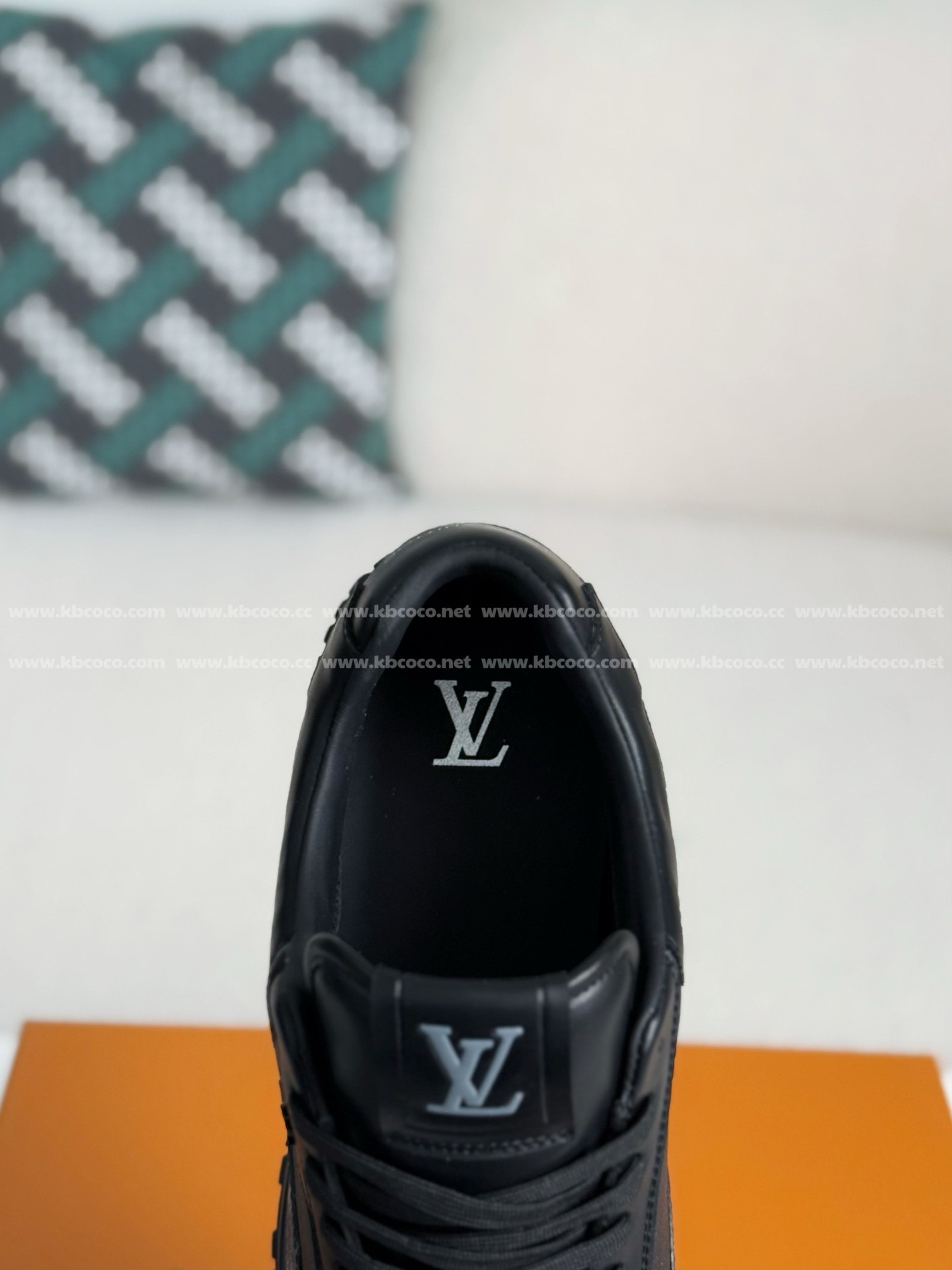 【#5478】 LOUIS VUITTON RUN AWAYCASUAL SHOES