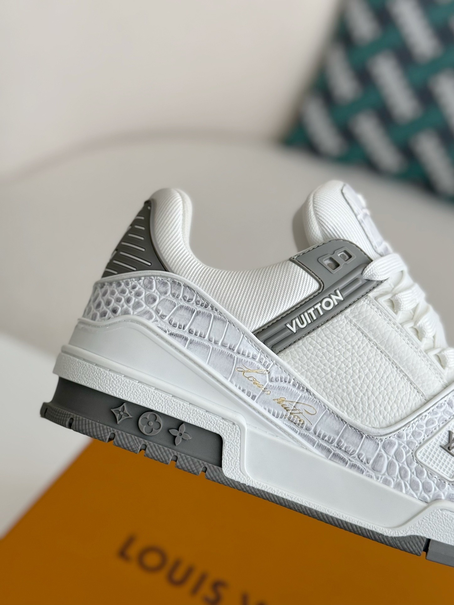 [#3696」 LOUIS VUITTON TRAINER SNEAKERS