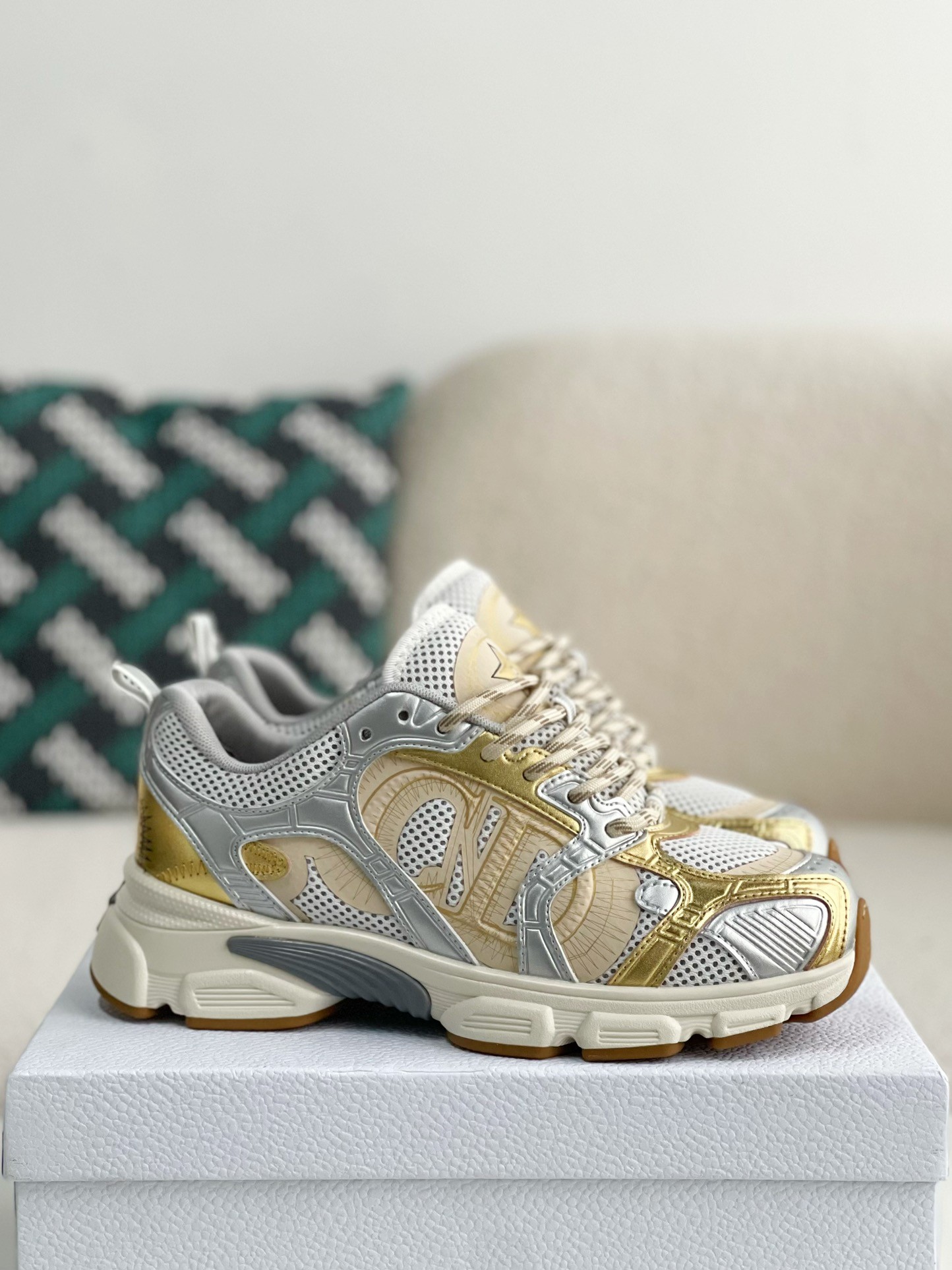 【#3360】 DlOR Running Sneakers