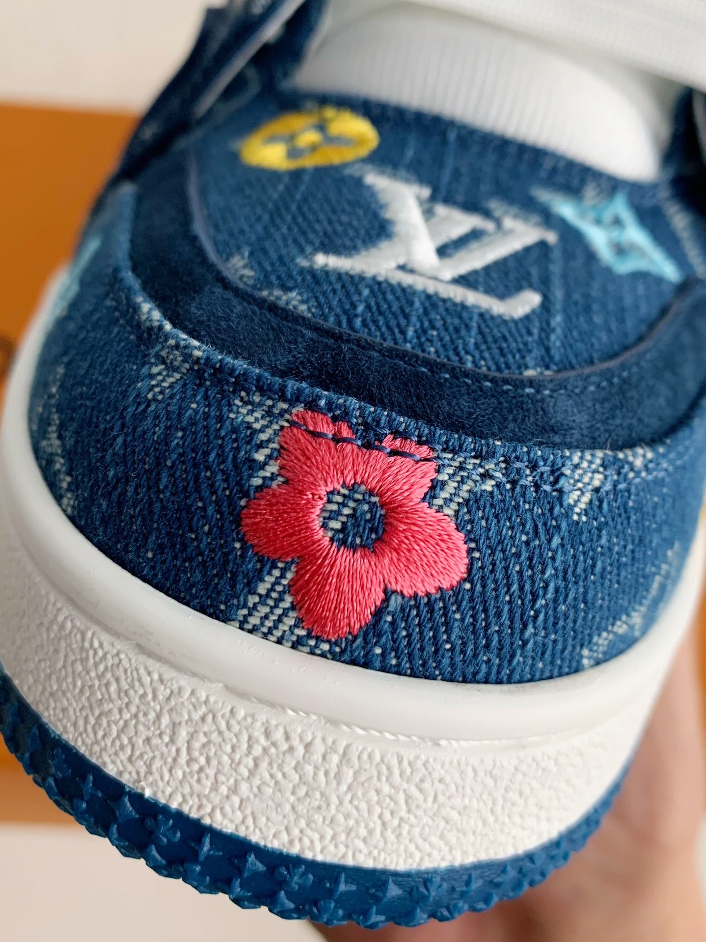 [#3239]LOUIS VUITTON TRAINER SNEAKERS