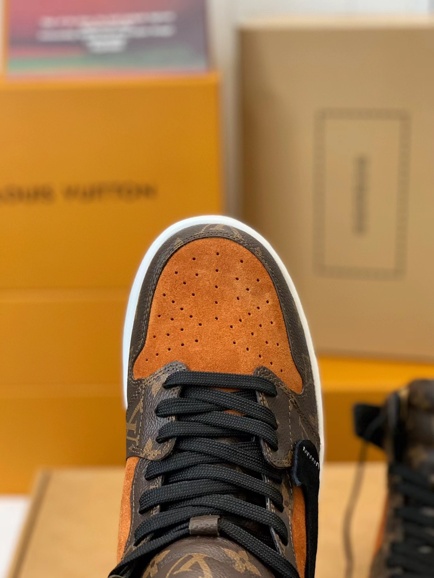 LOUIS VUITTON x NIKE AIR FORCE 1 Sneaker High-tops