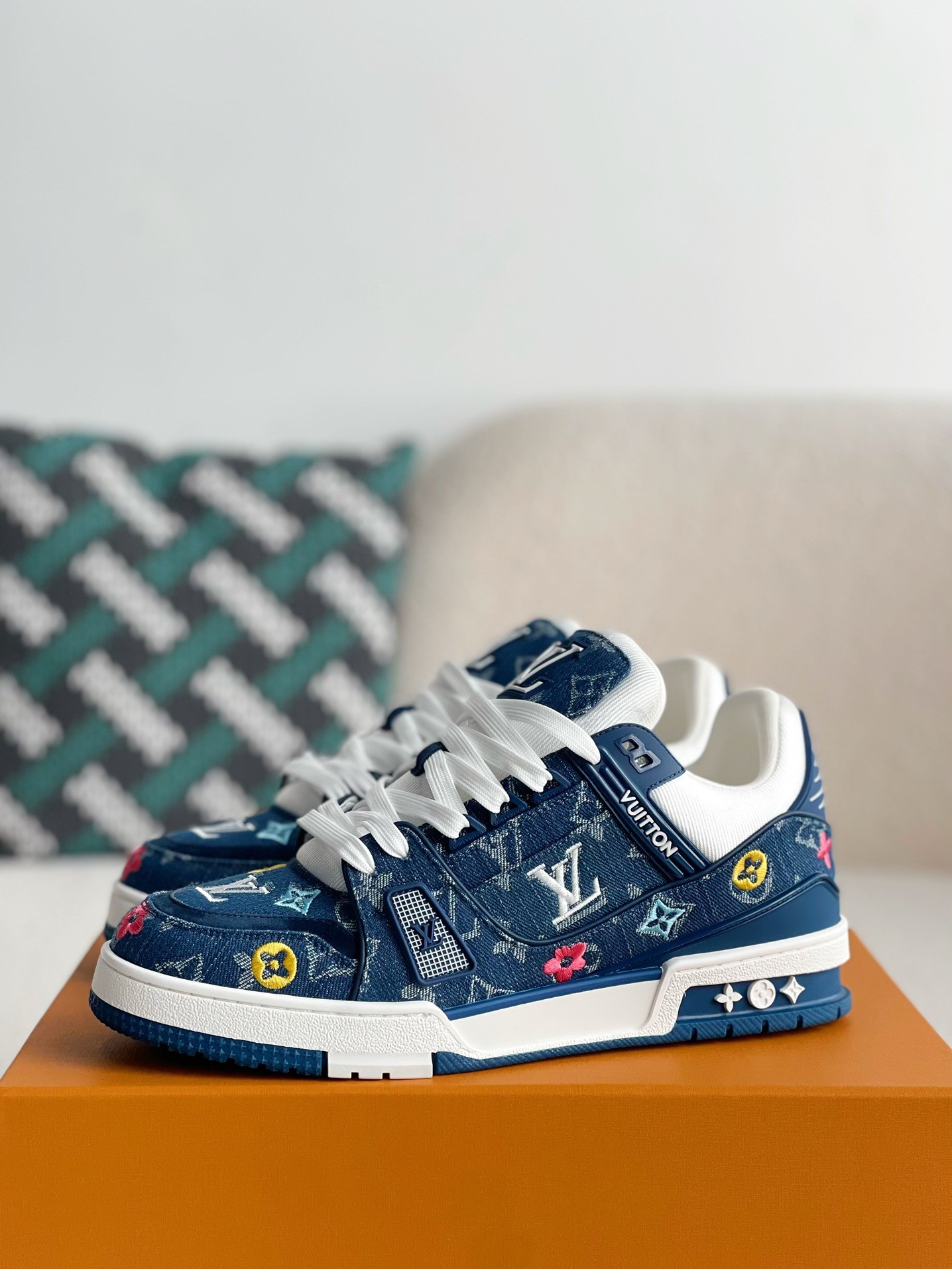 [#3239]LOUIS VUITTON TRAINER SNEAKERS