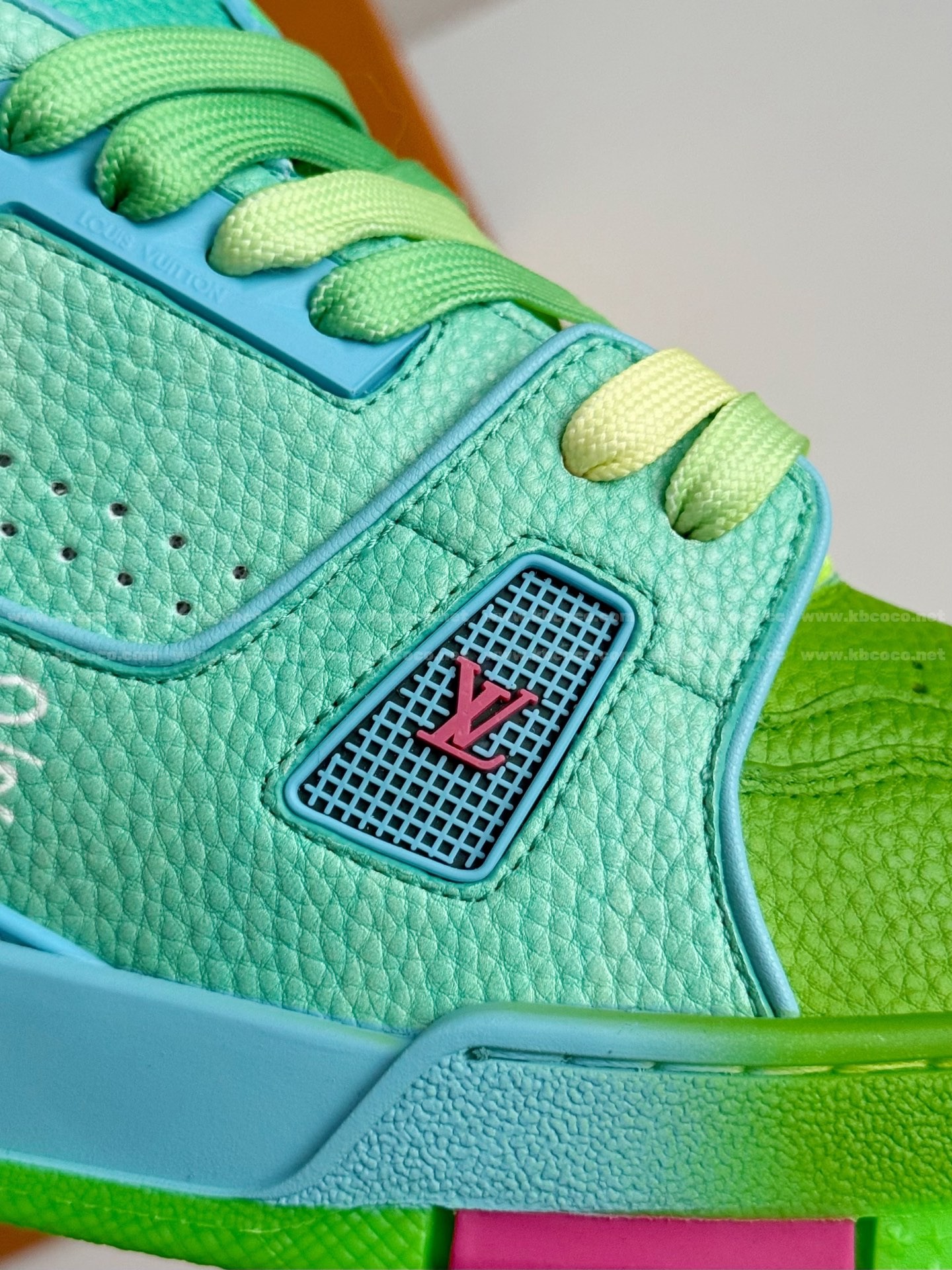 【#5680】 LOUIS VUITTON TRAINER SNEAKERS