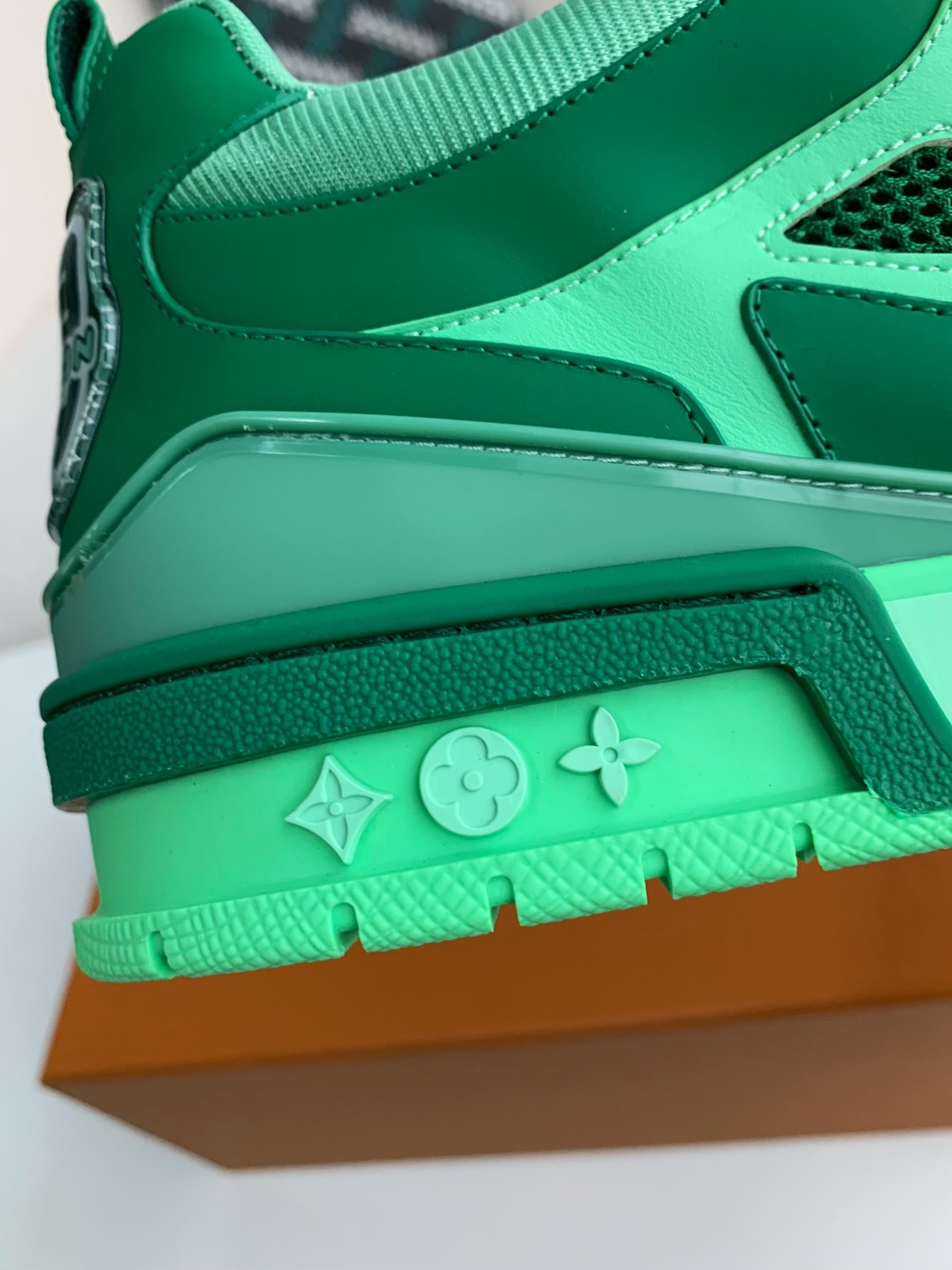 [#3556」 LOUIS VUITTON RUNNER TATICsneakers