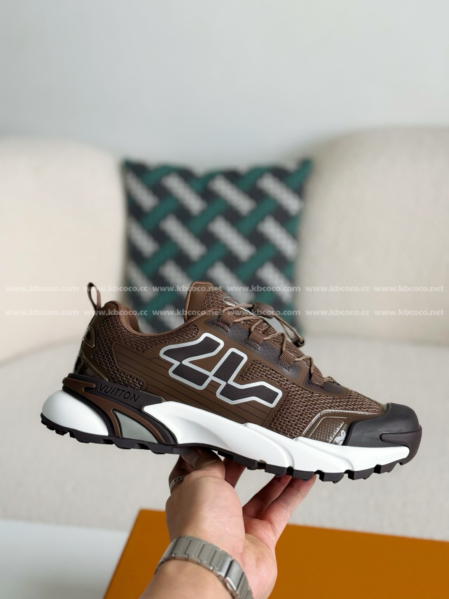 【#5228】 LOUIS VUITTON RUNNER TATIC CASUAL SHOES