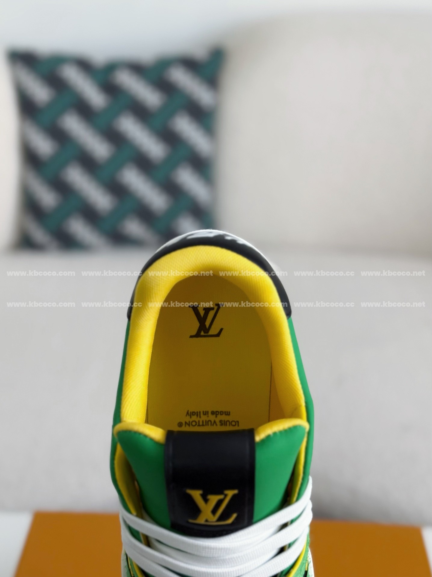 【#4035】 LOUIS VUITTON TRAINER SNEAKERS