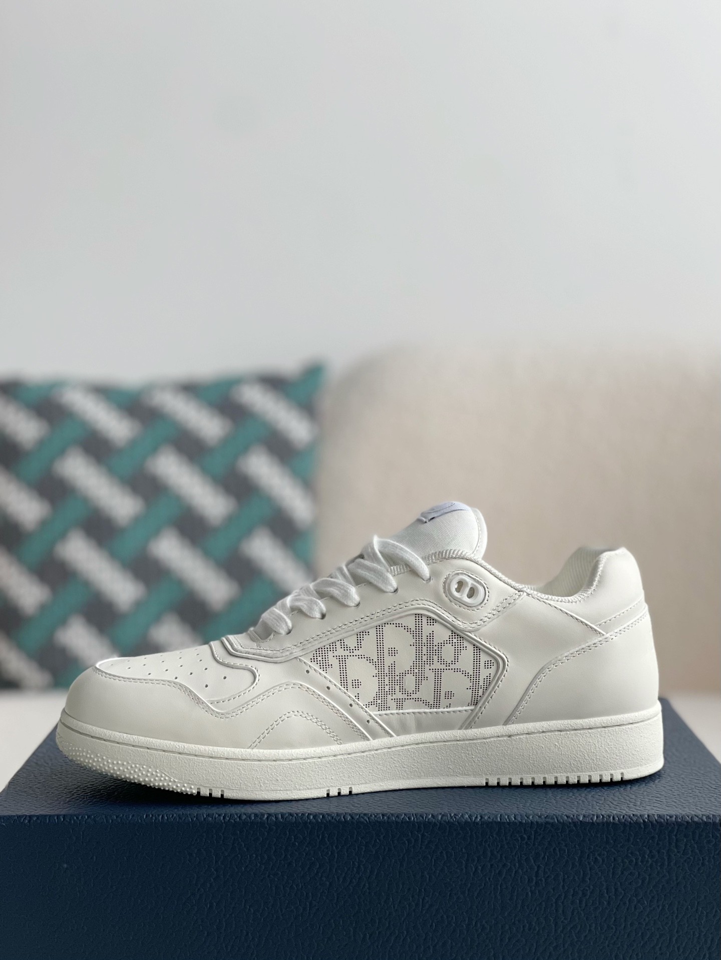 DIOR HIGH LEVEL B27 Sneaker