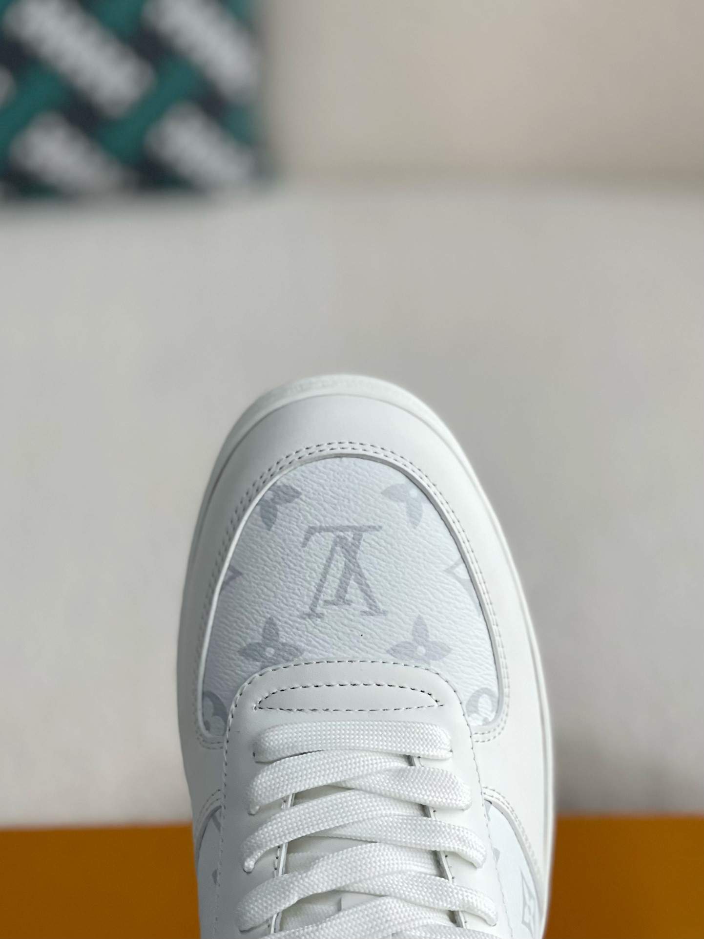 LOUIS VUITTON RIVOLI SNEAKERS