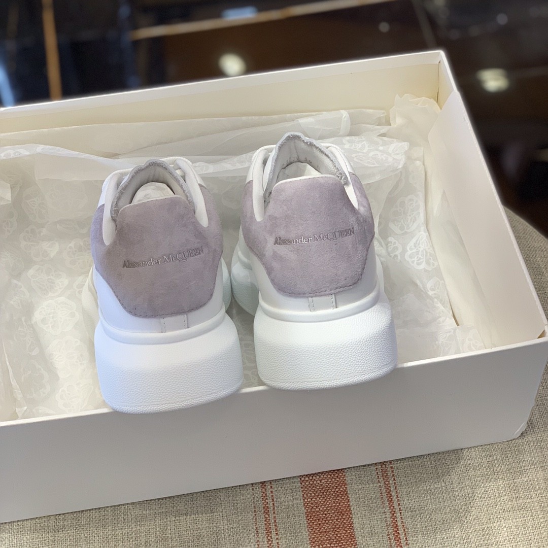 Alexander McQueen MQ Light gray velvet tail Sneakers